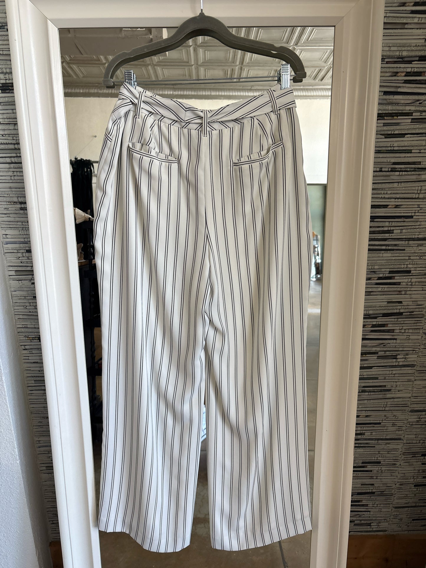 White House Black Market Size 14 White + Black Pants