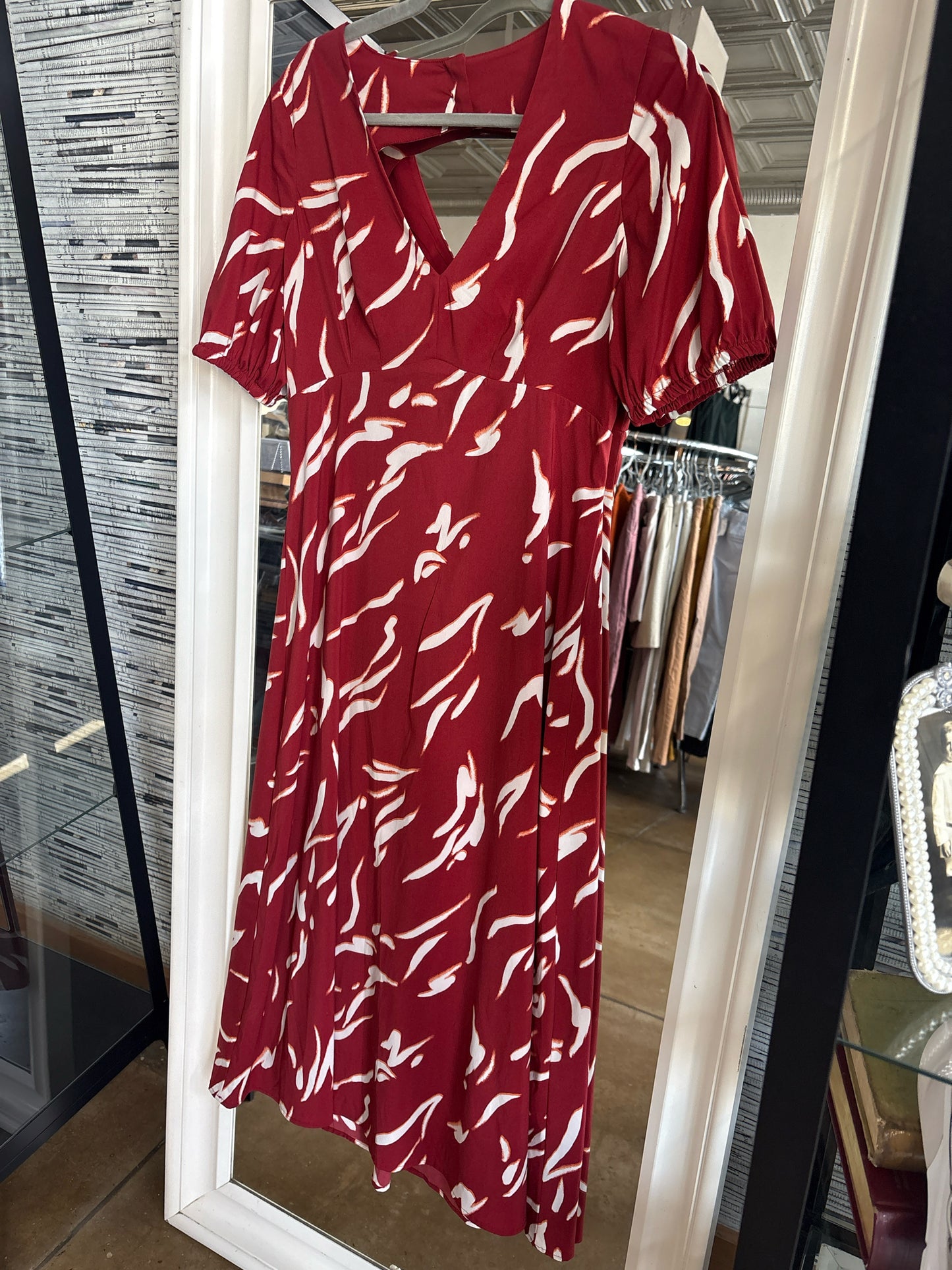 Donna Morgan Size 8 Maroon midi Dress