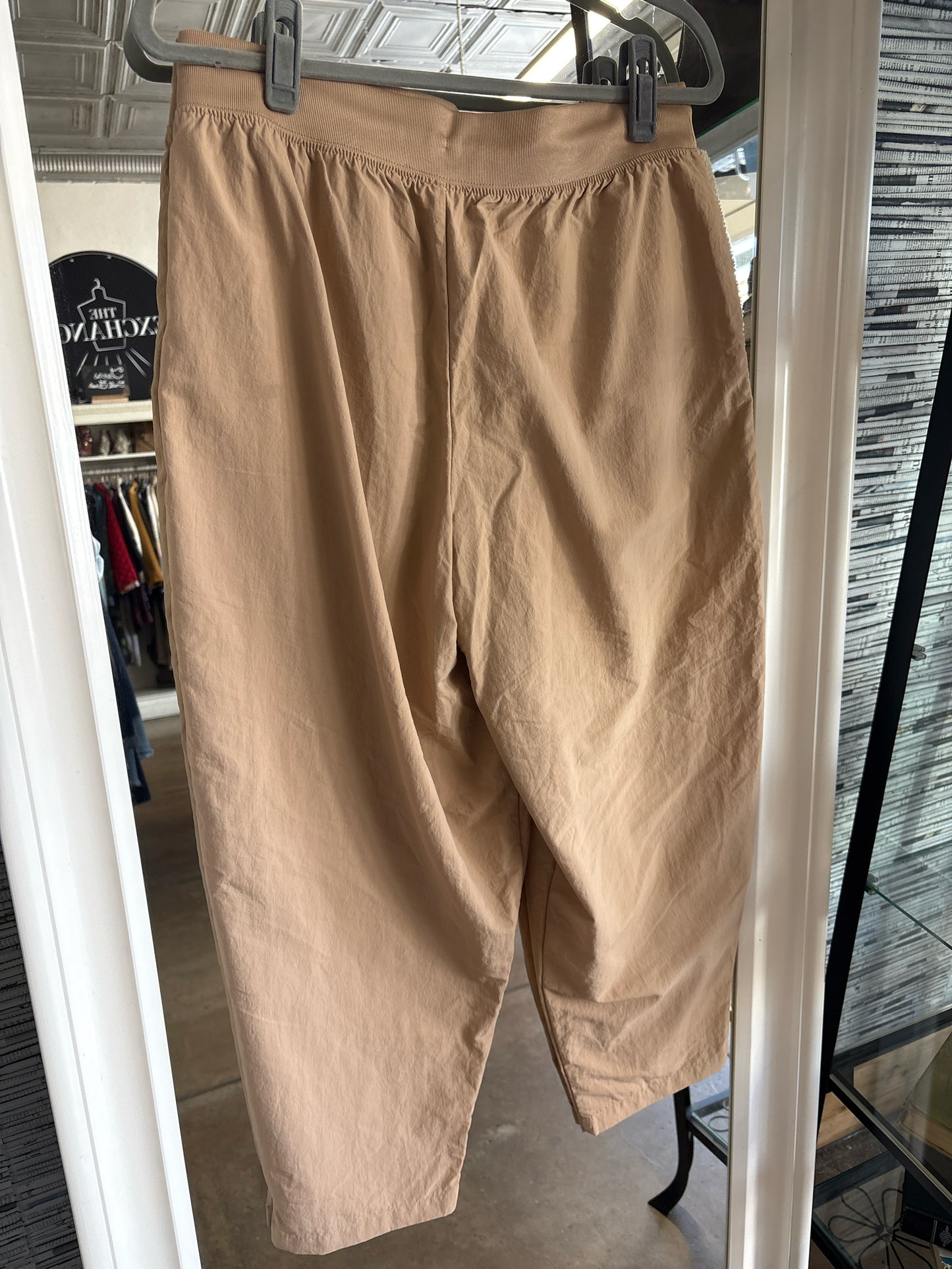NIKE L Tan/Cream sherpa Pants