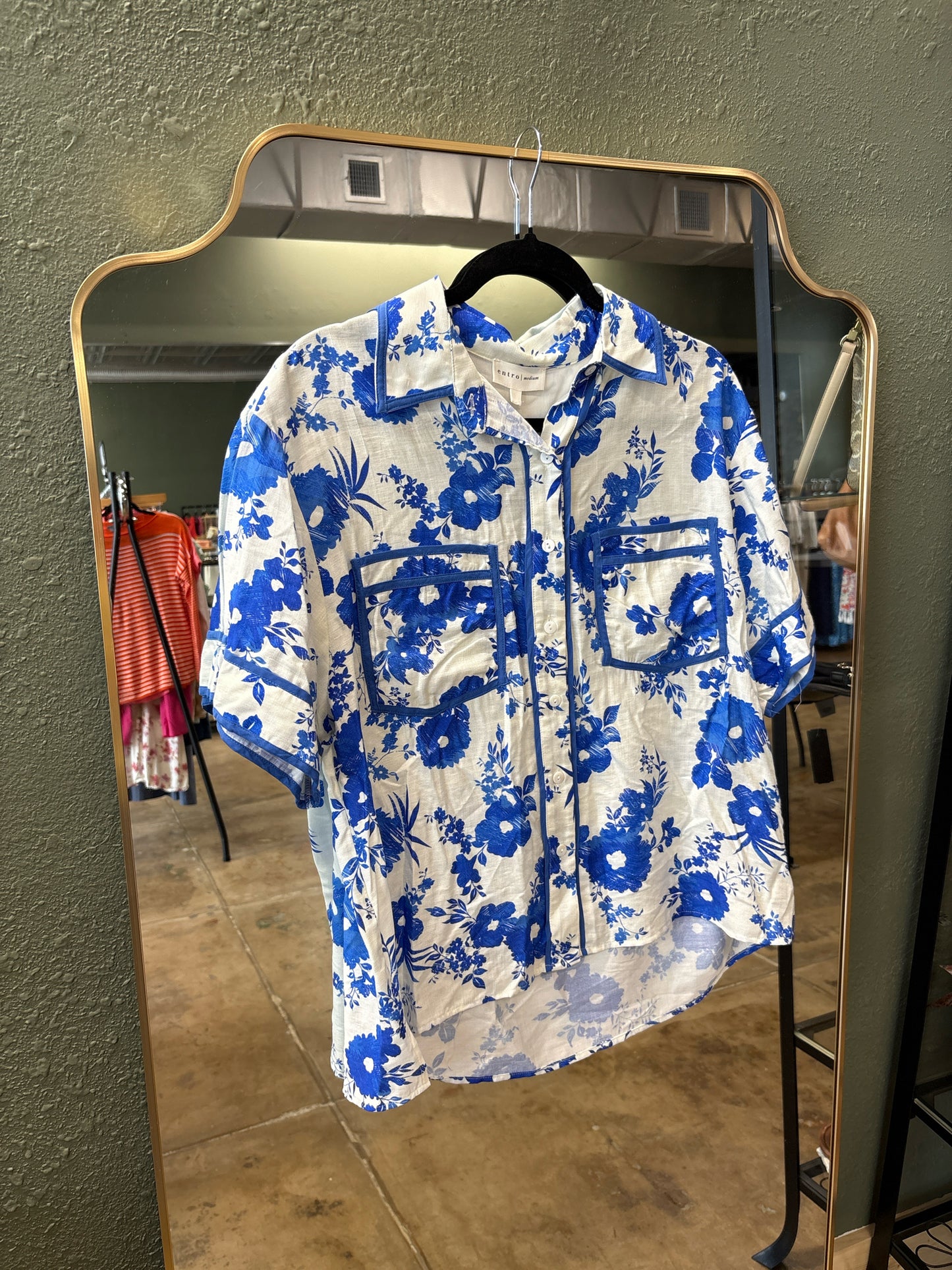 entro Size M Blue/Cream Top
