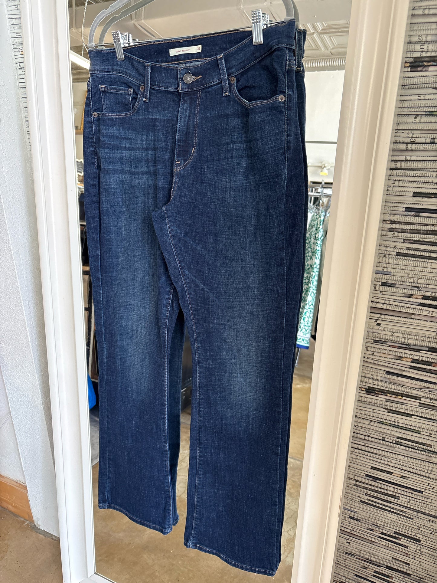 Levis Size 32 Denim Jeans