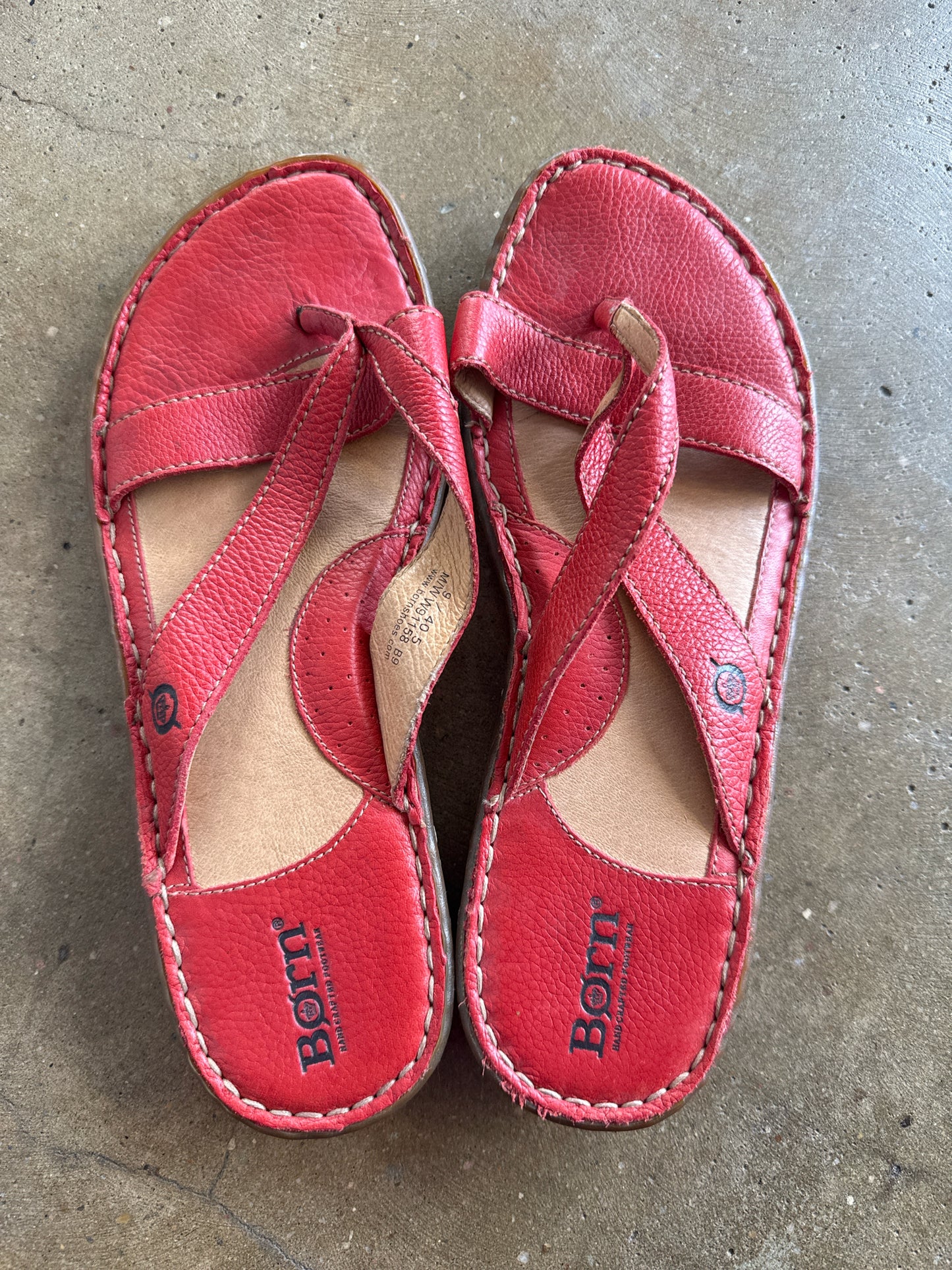 Born Shoe Size 9 Red Sandals
