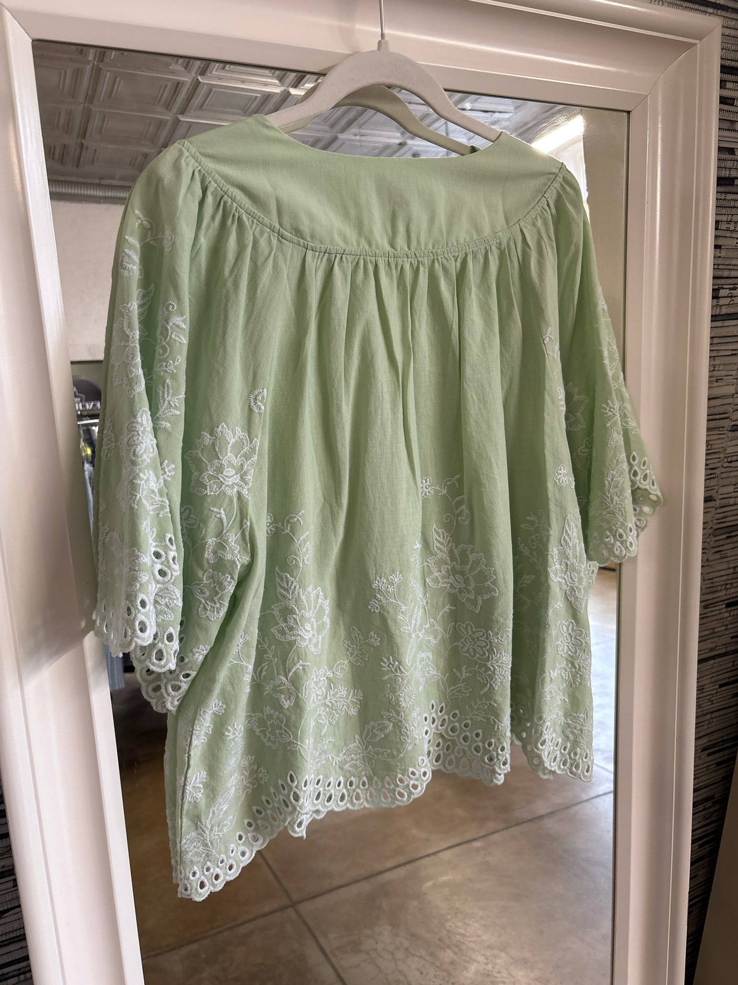 LOFT Size L Green Top