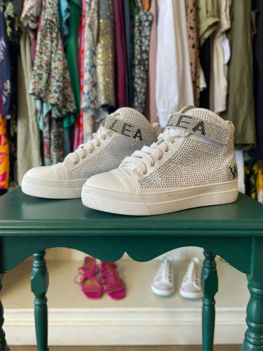 Azalea Shoe Size 8 silver/white Sparkle High top Sneakers