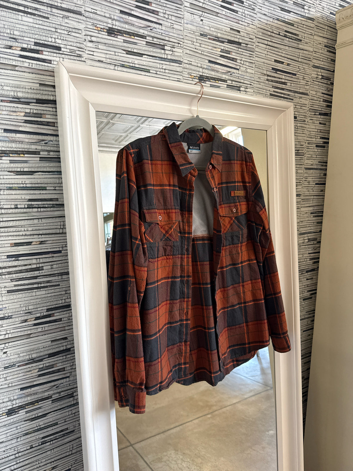 Columbia Size M orange/gray Top