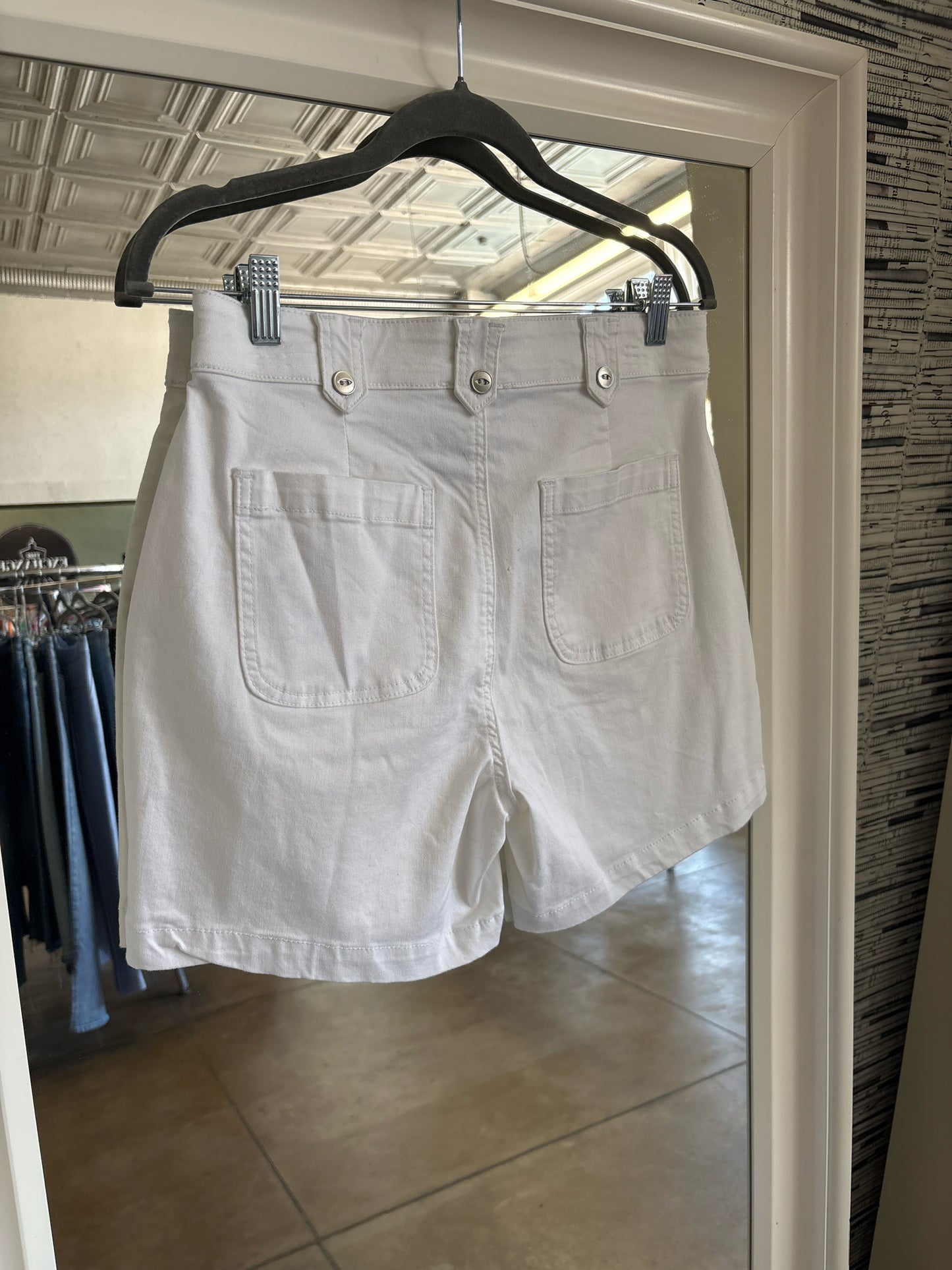 Tribal Size 6 White Shorts