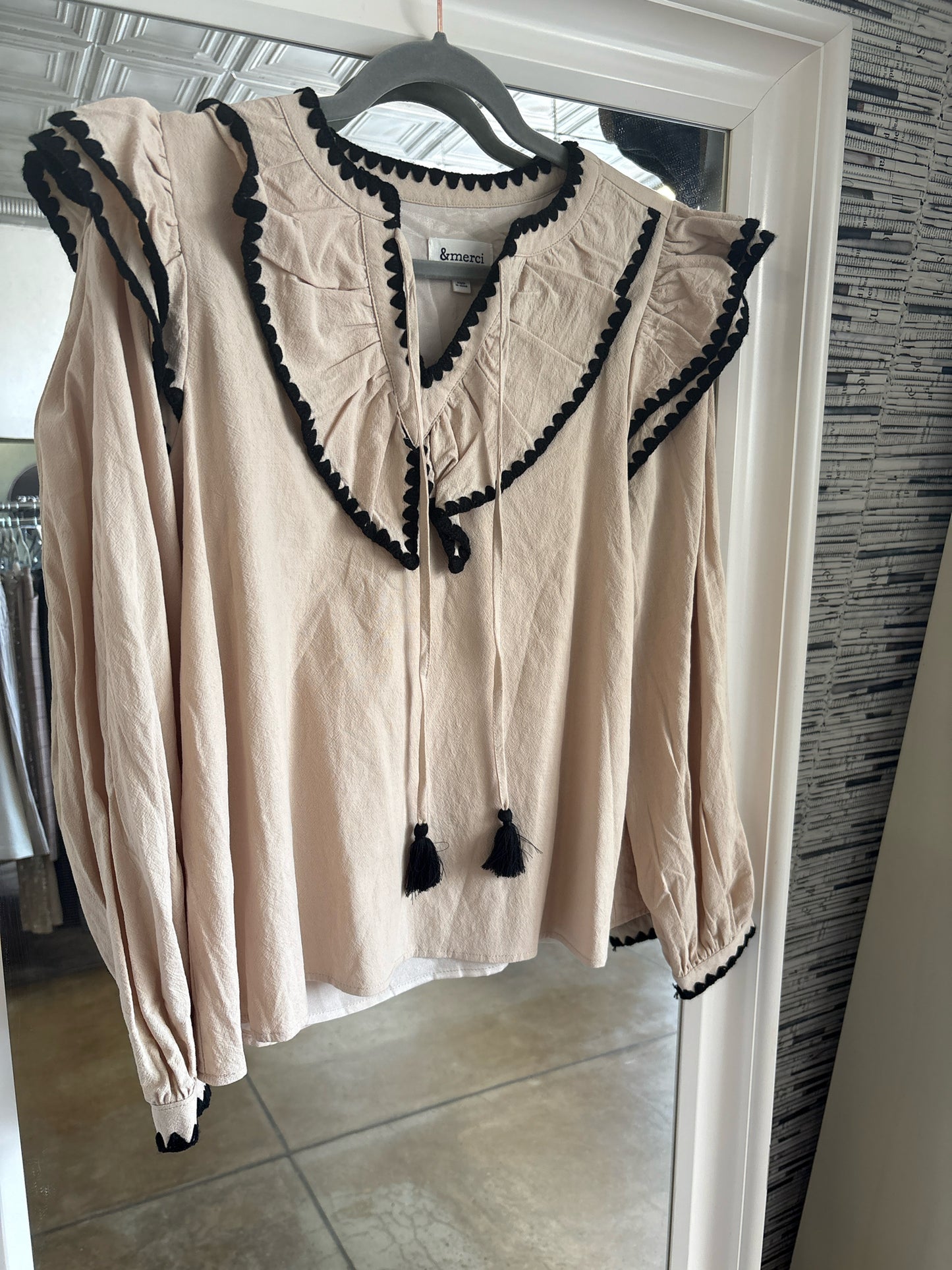 &merci Size M Beige/Black Top