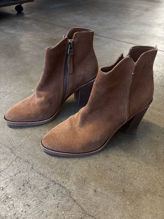 Dolce Vita Shoe Size 7 Boots