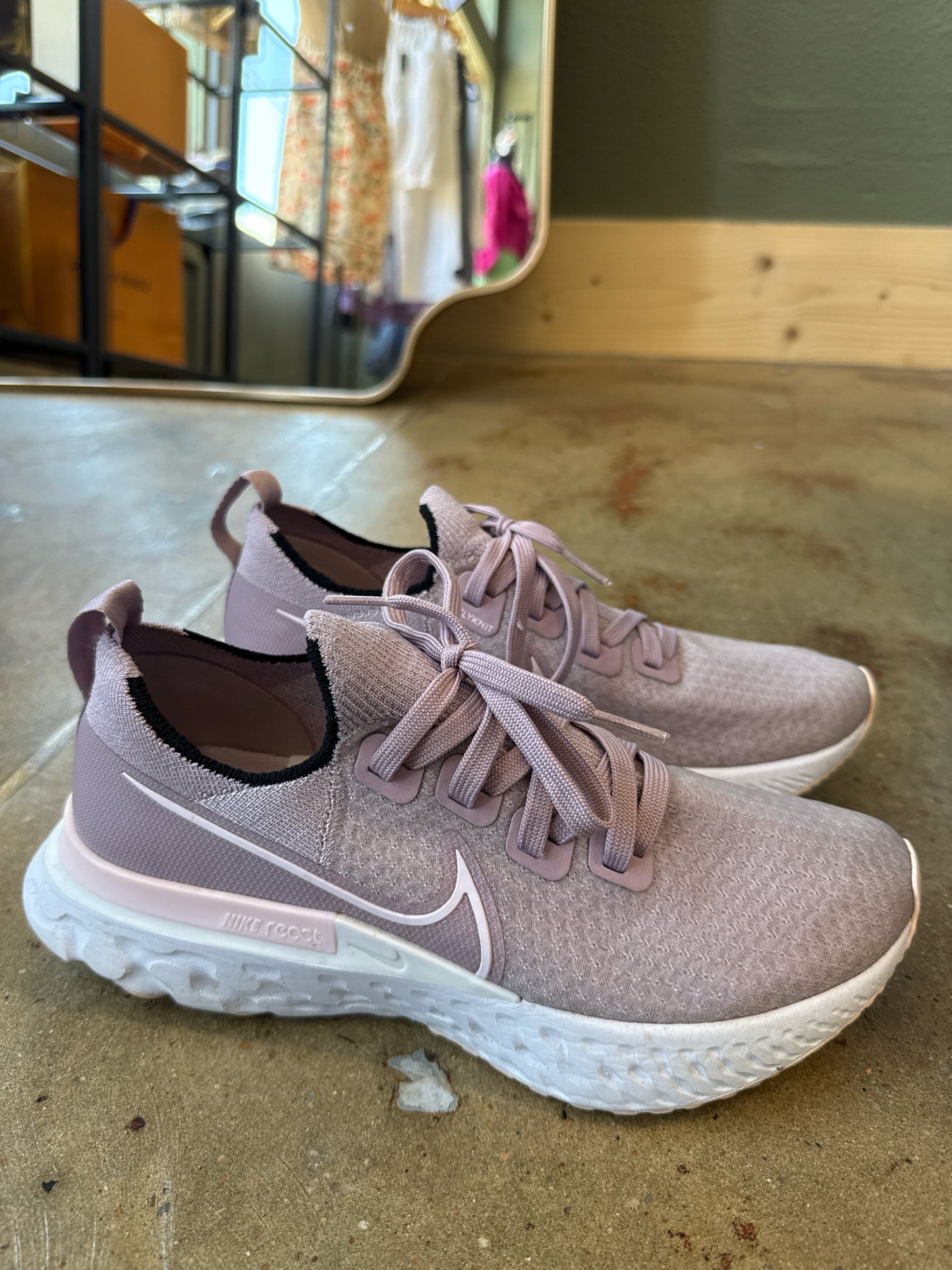NIKE Shoe Size 8.5 Purple Sneakers