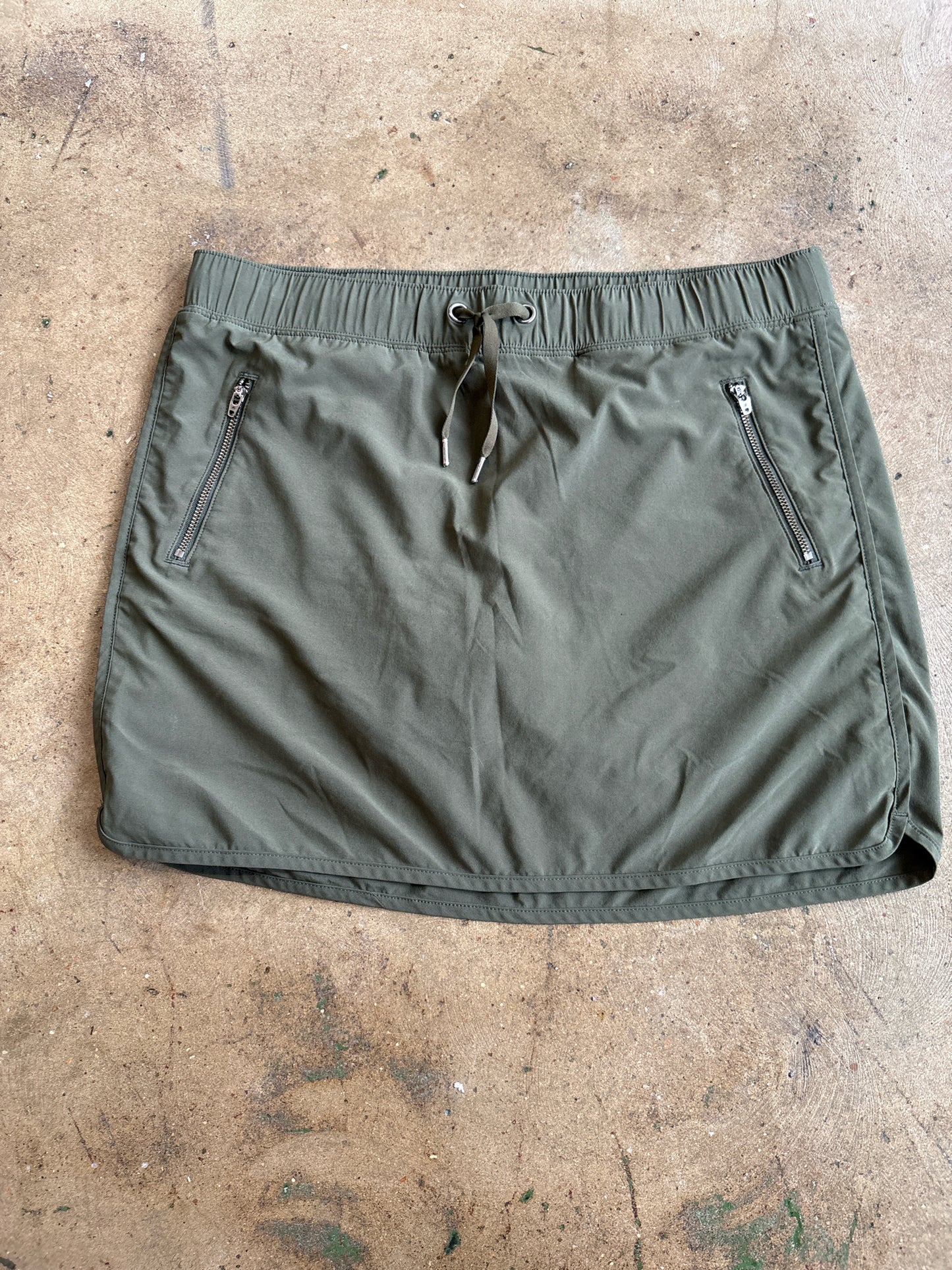 ATHLETA Size M Green Skort