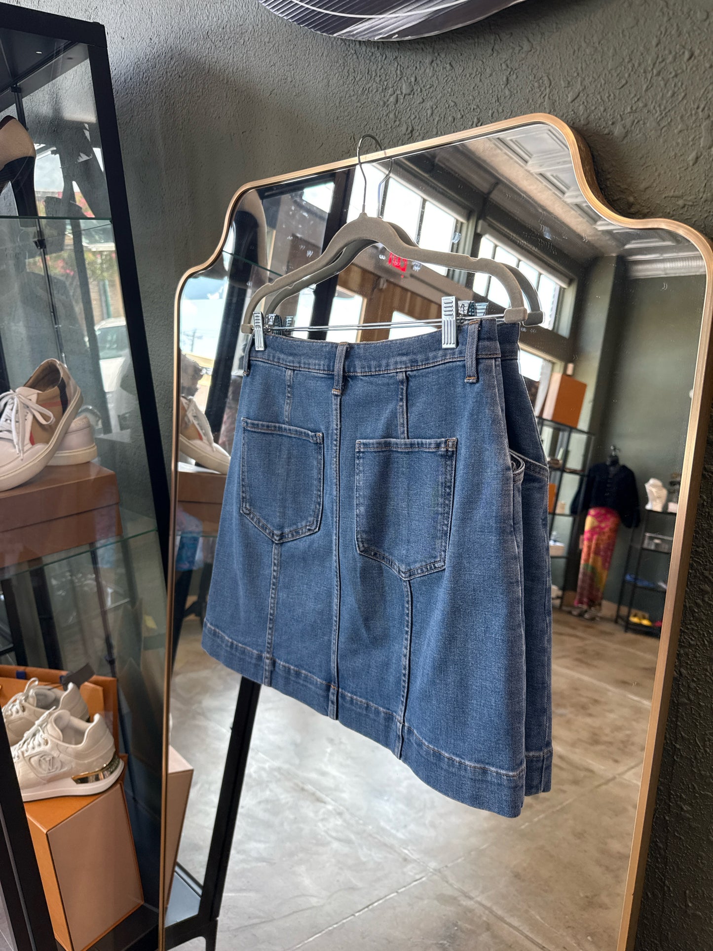 Banana Republic Size 6 Denim Skirt