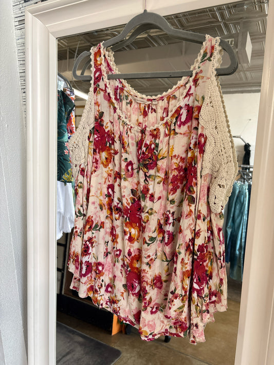 Soft Surroundings Size L Cream/Red Floral Top