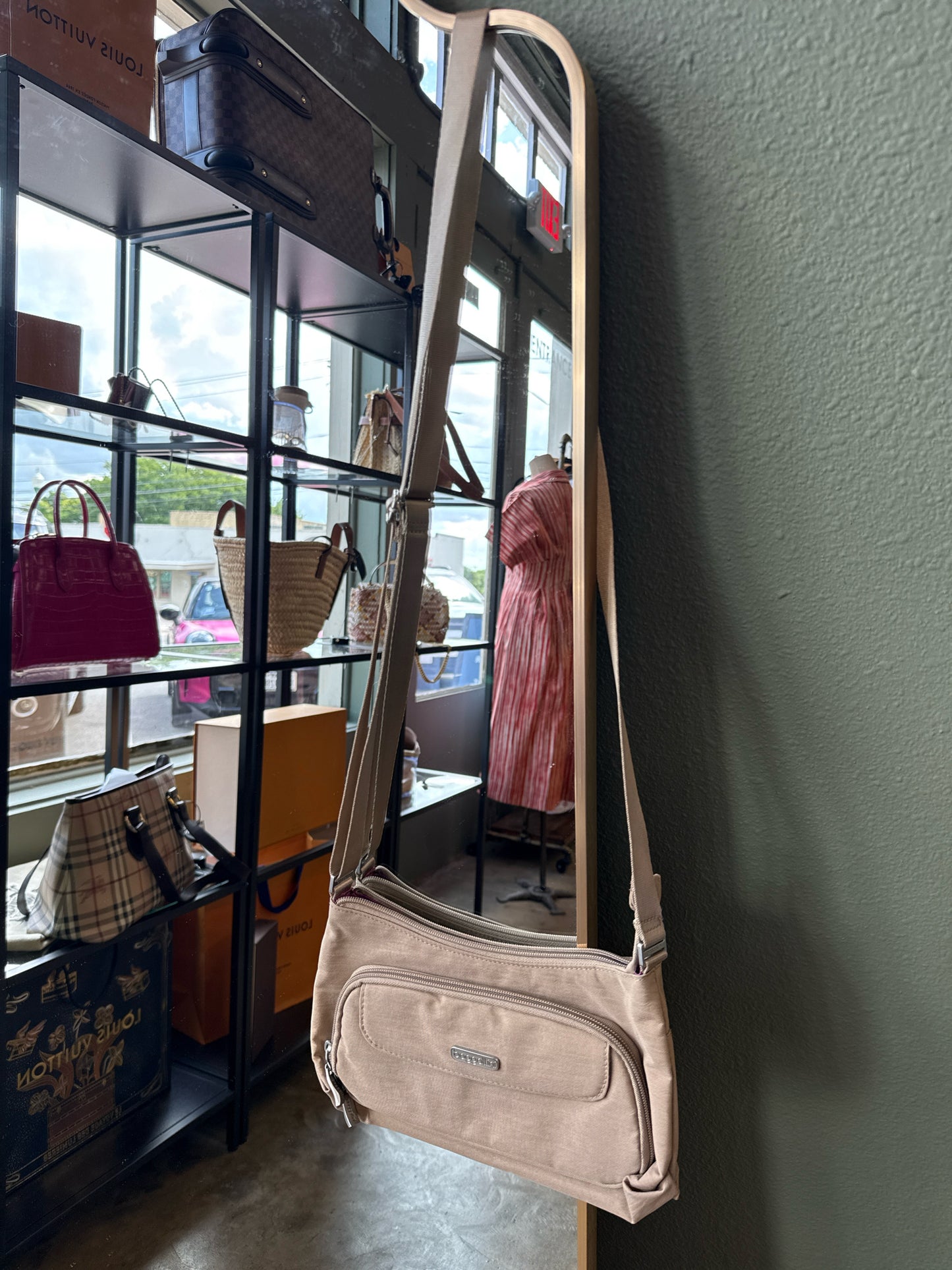Baggallini Light Brown Purse