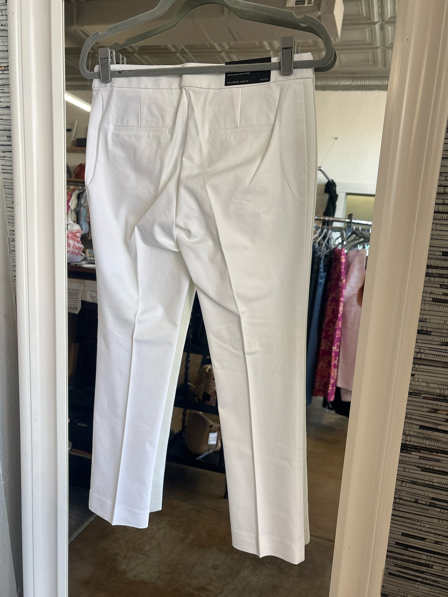 ANN TAYLOR Size 2P White Pants