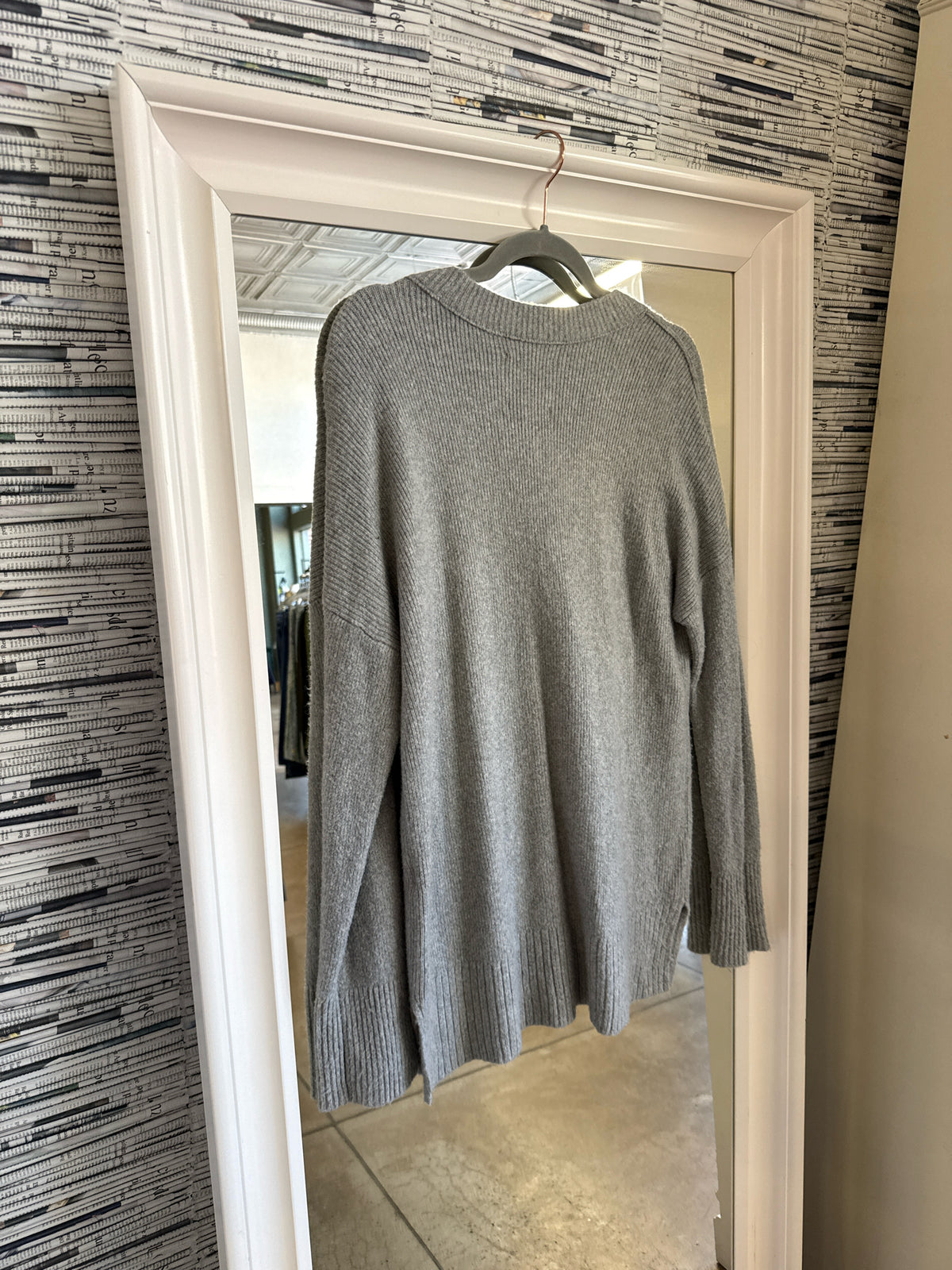 Abercrombie & Fitch Size M Gray Sweater