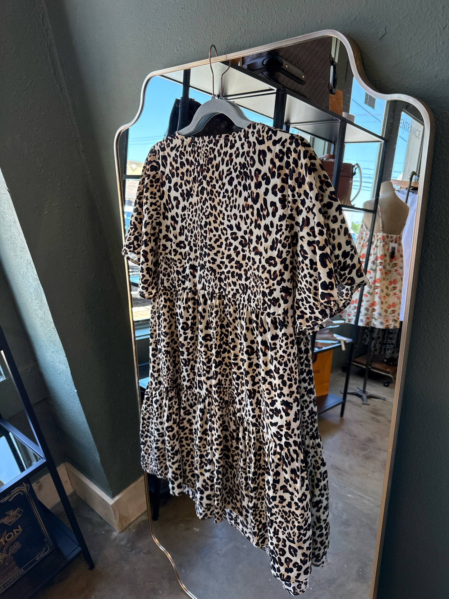 SEE AND BE SEEN Size M Leopard Embroidered Dress