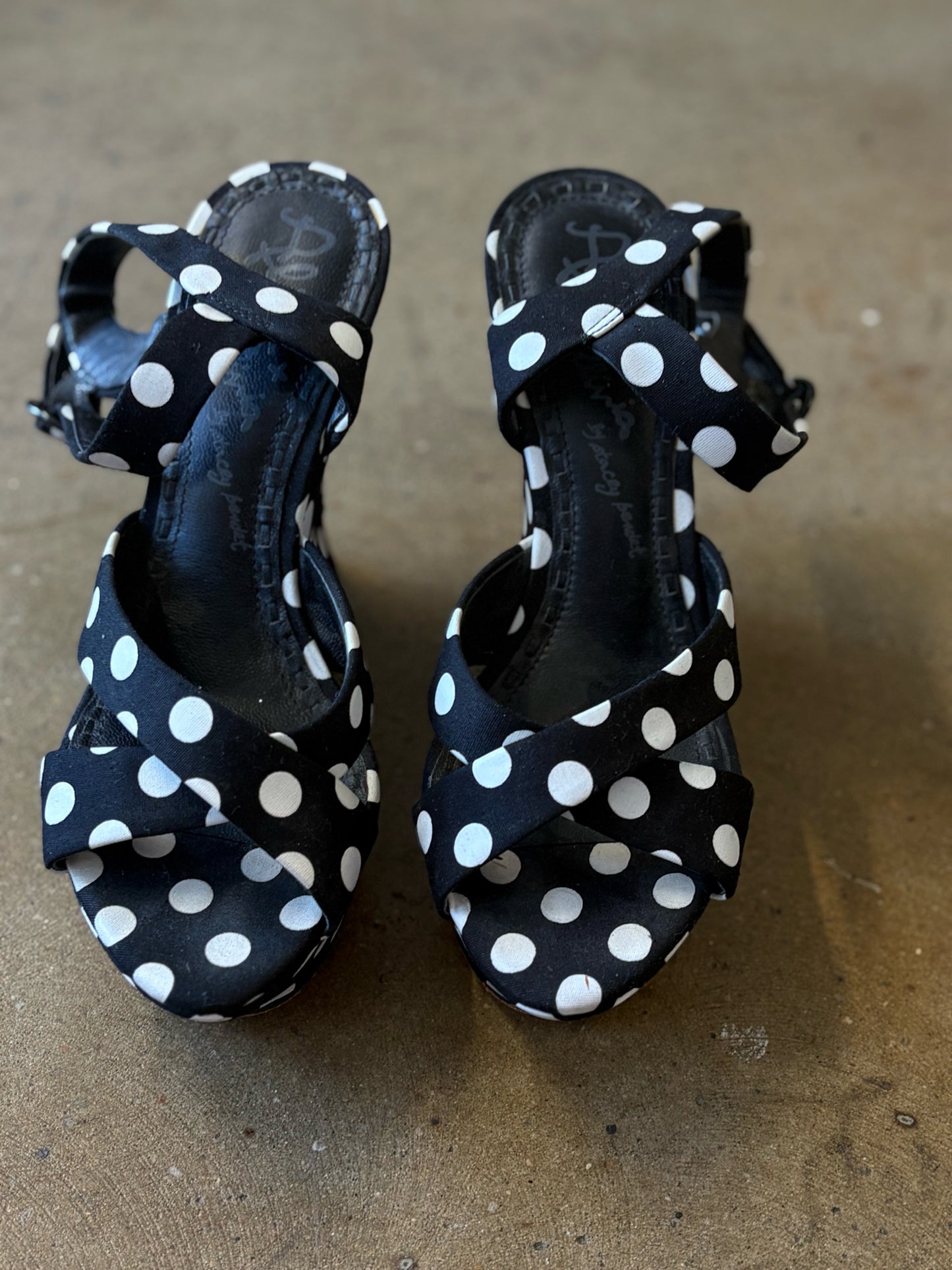 ALICE & OLIVIA Shoe Size 37.5 B&W Polka Dot Heels
