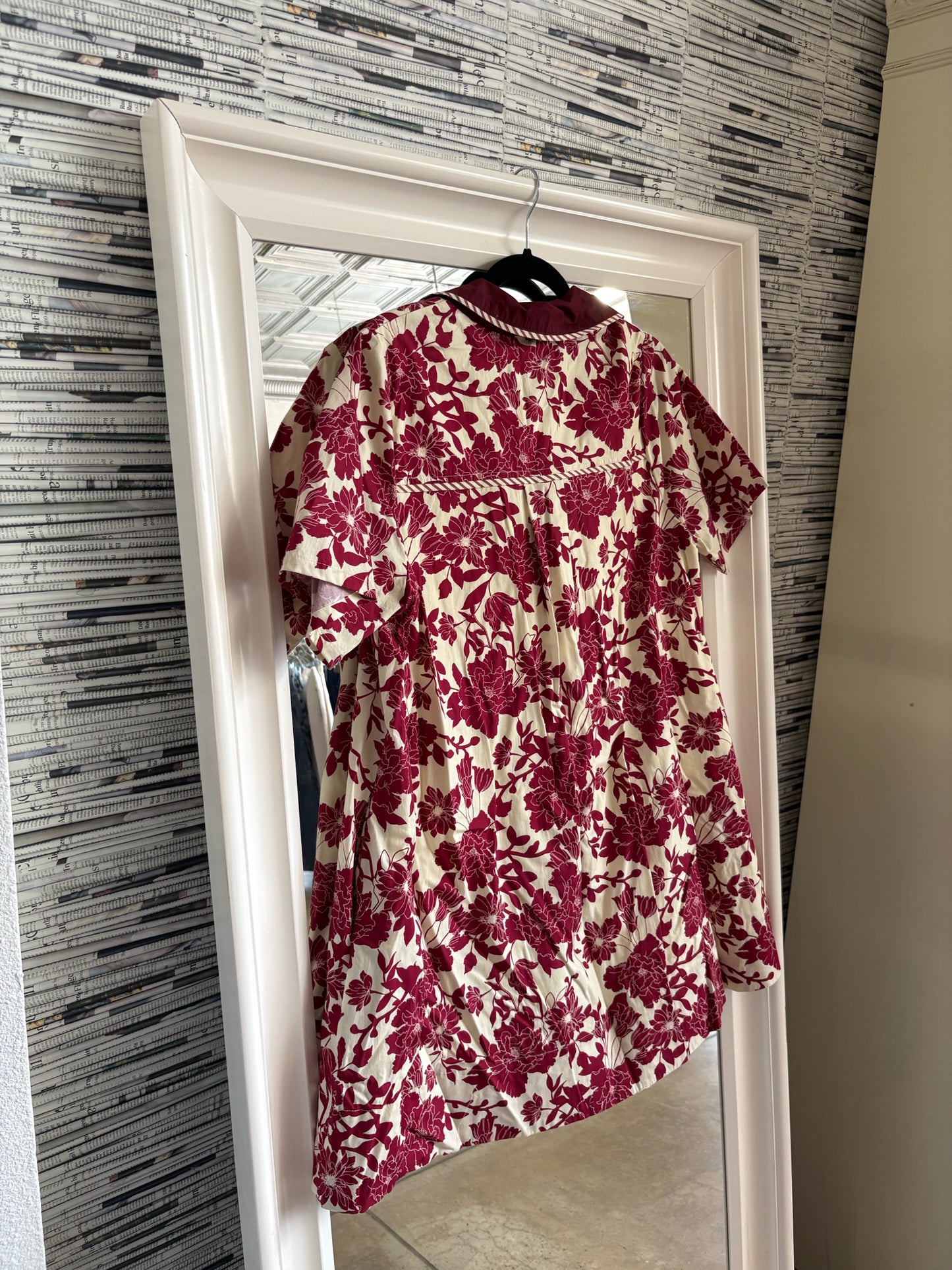 entro Size L Maroon/White Dress