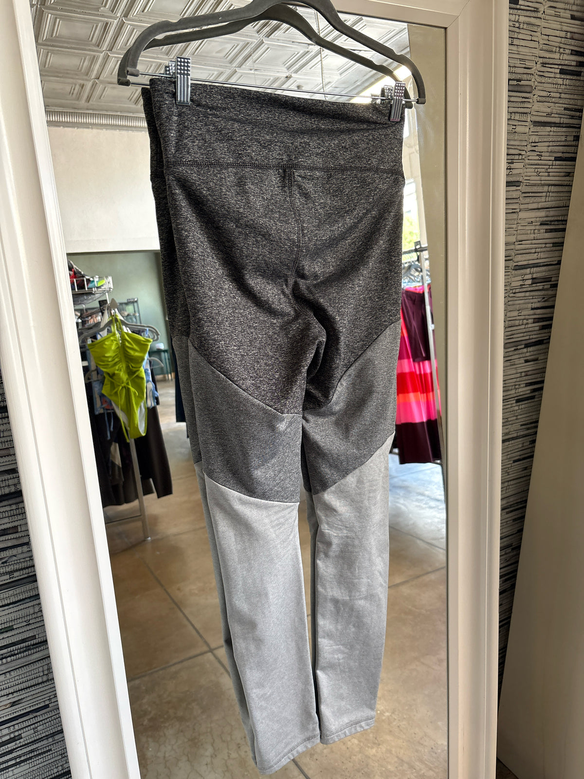 LOFT Size S Gray Legging