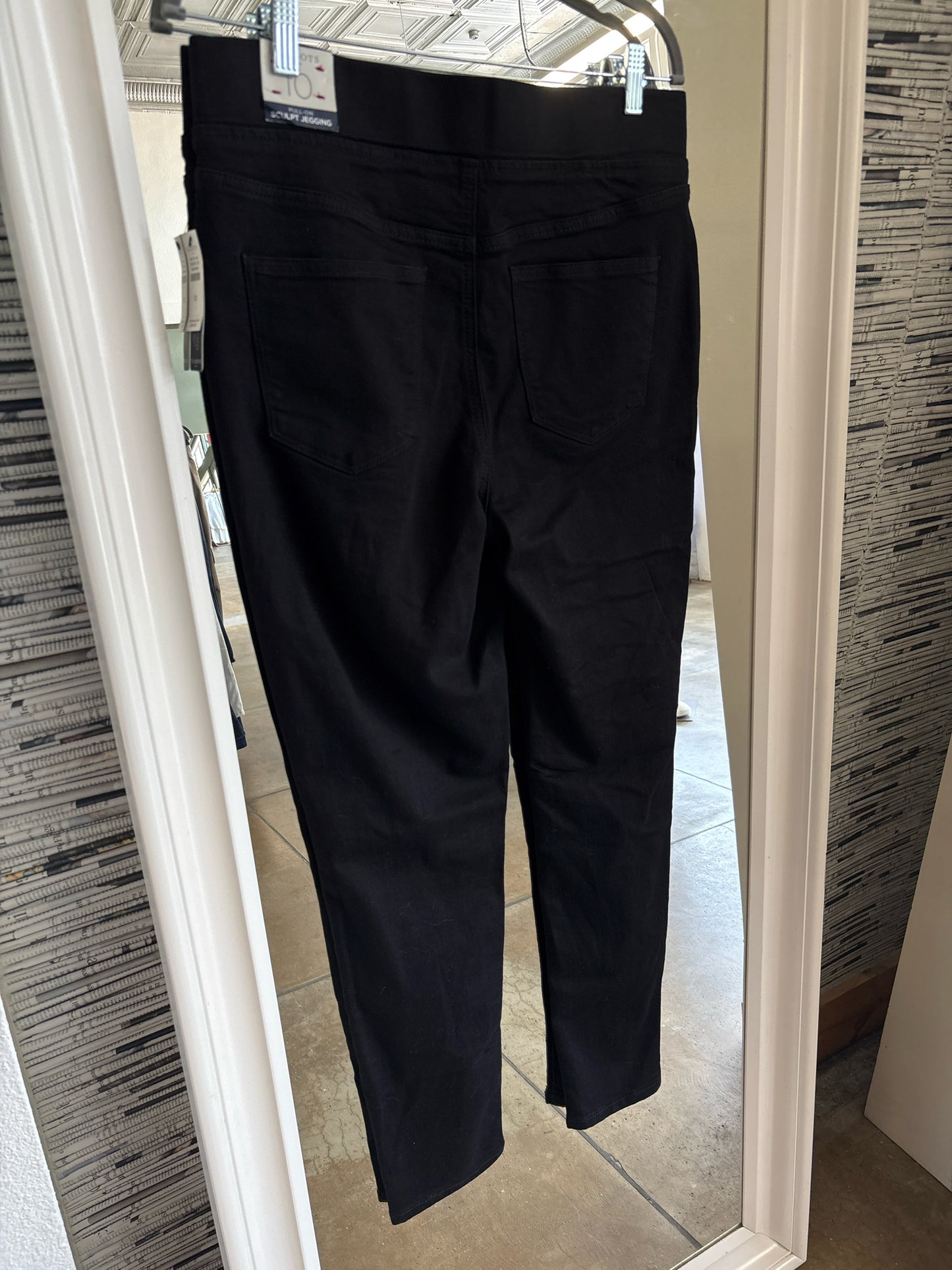 TALBOTS Size 10 Black Pants
