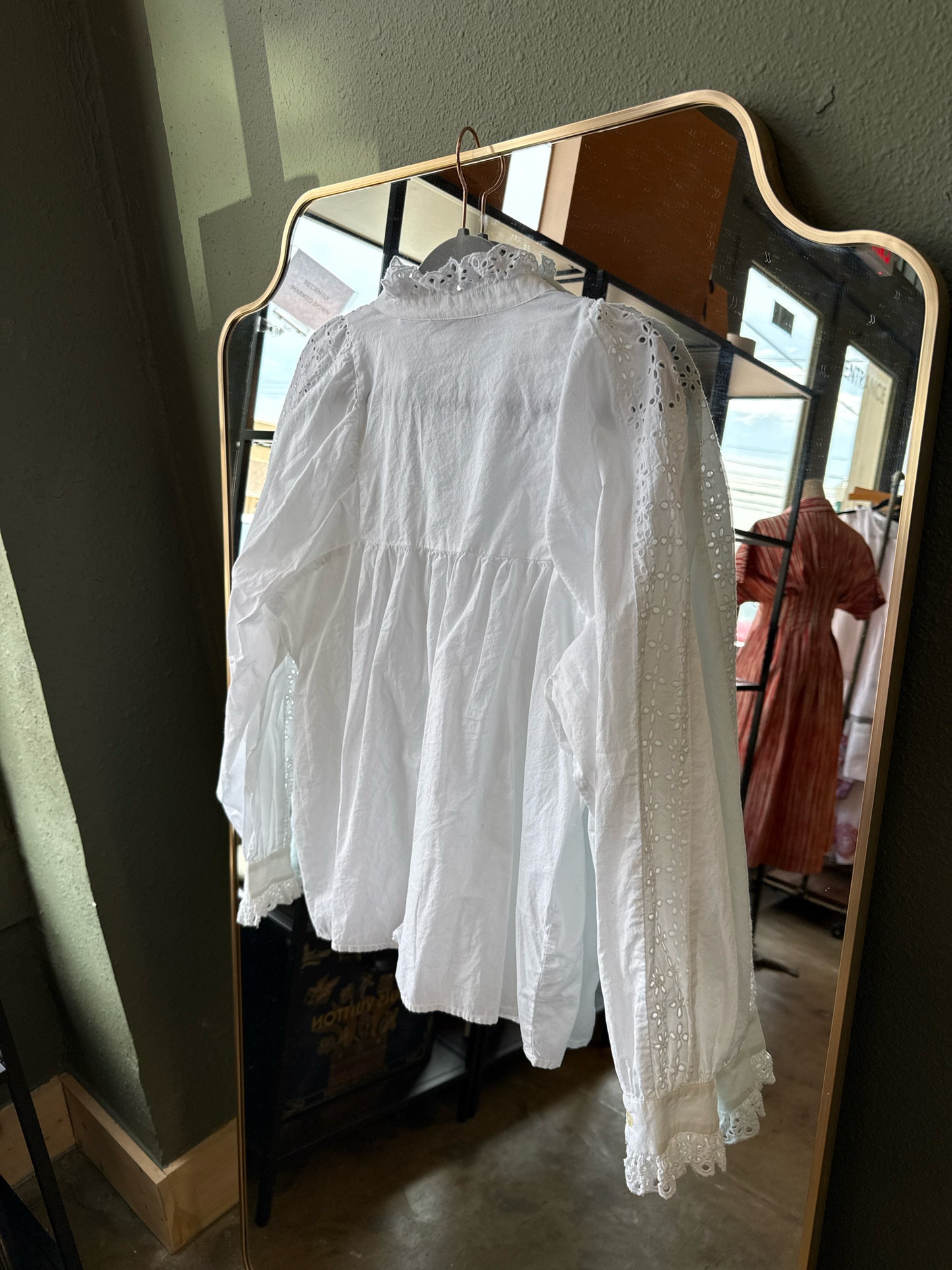 LOFT Size M White Top