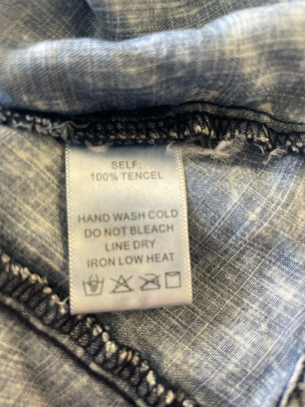 ee:some Size S Distressed Top
