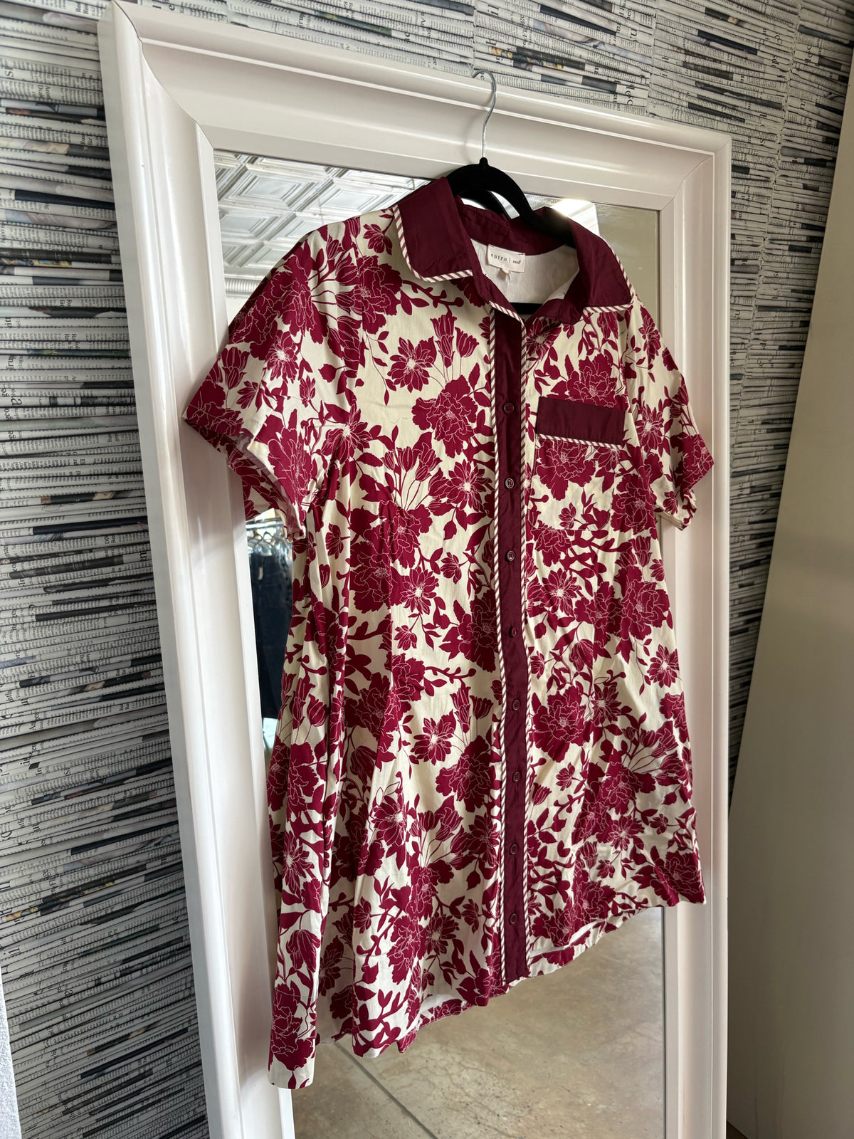 entro Size L Maroon/White Dress