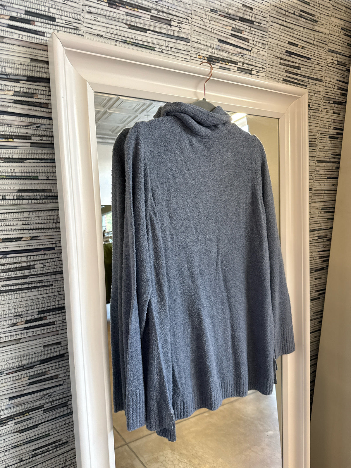 Isaac Mizrahi Size L Blue Sweater
