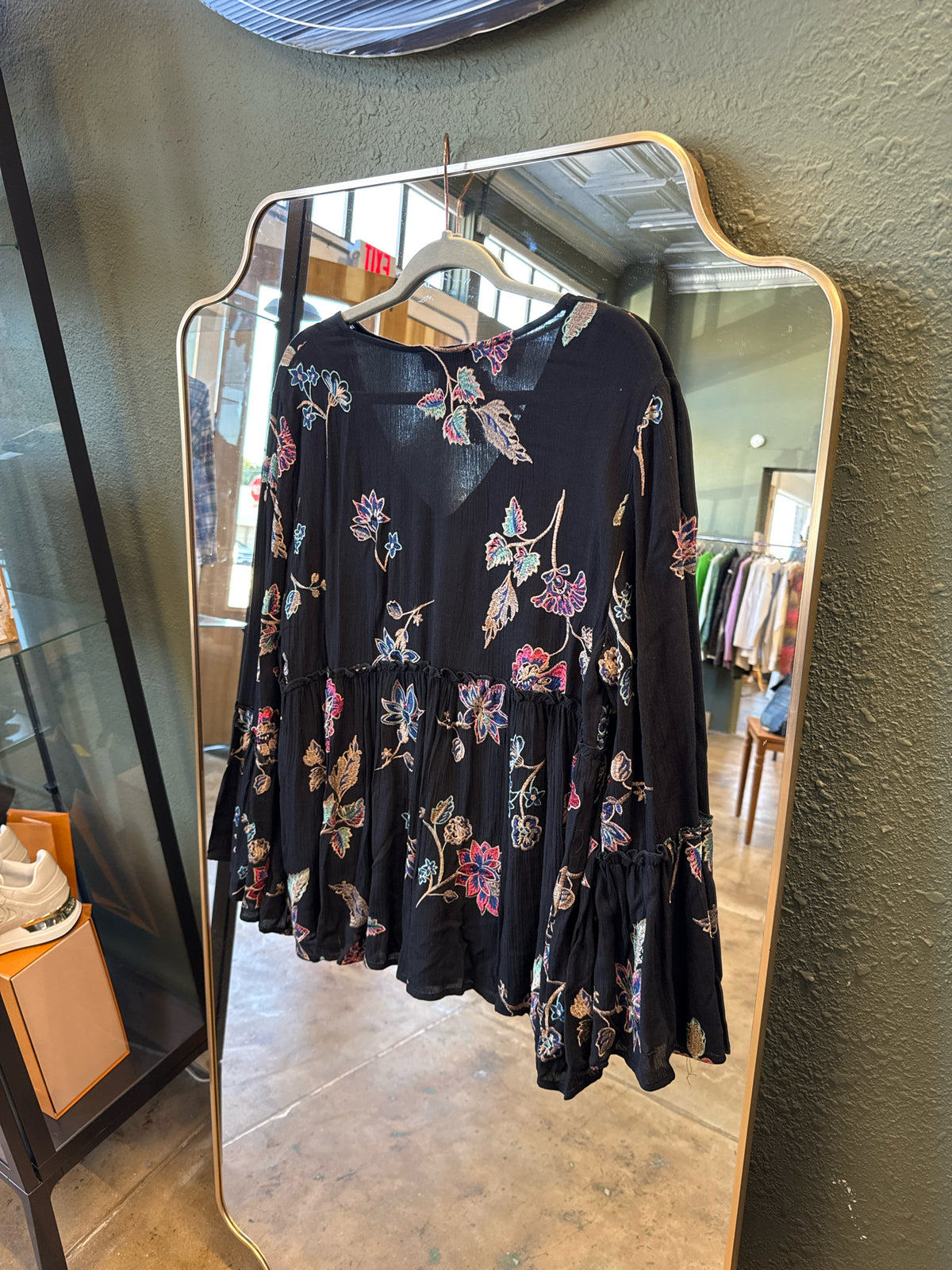 Karen Kane Size XL Black Top