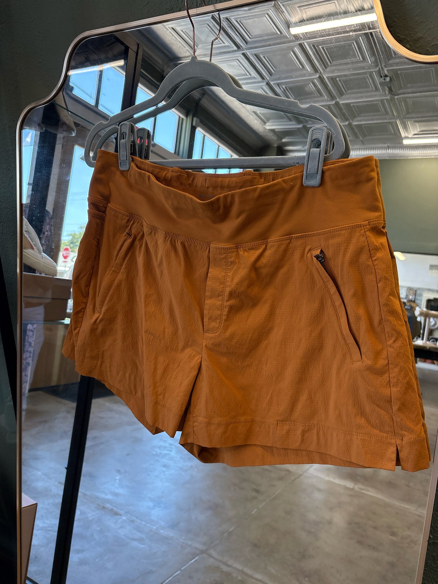 ATHLETA Size 16 Brown Shorts