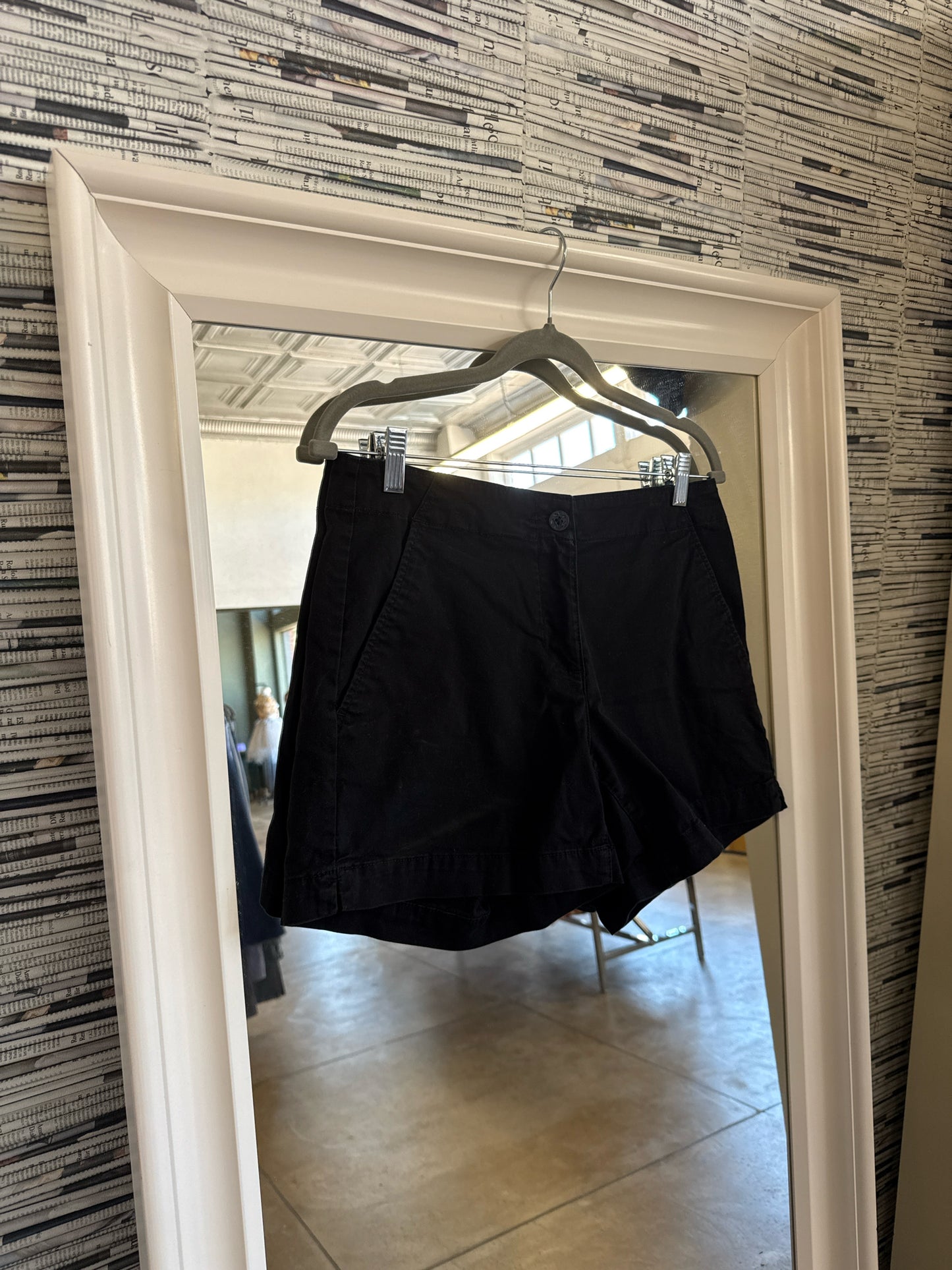 Nautica Size 6 Black Shorts