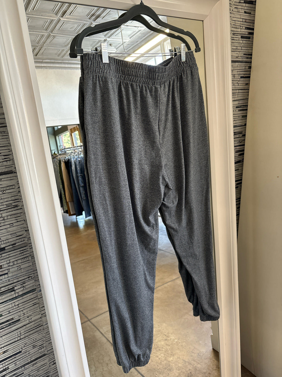Zobha Size L Gray Two PC Set