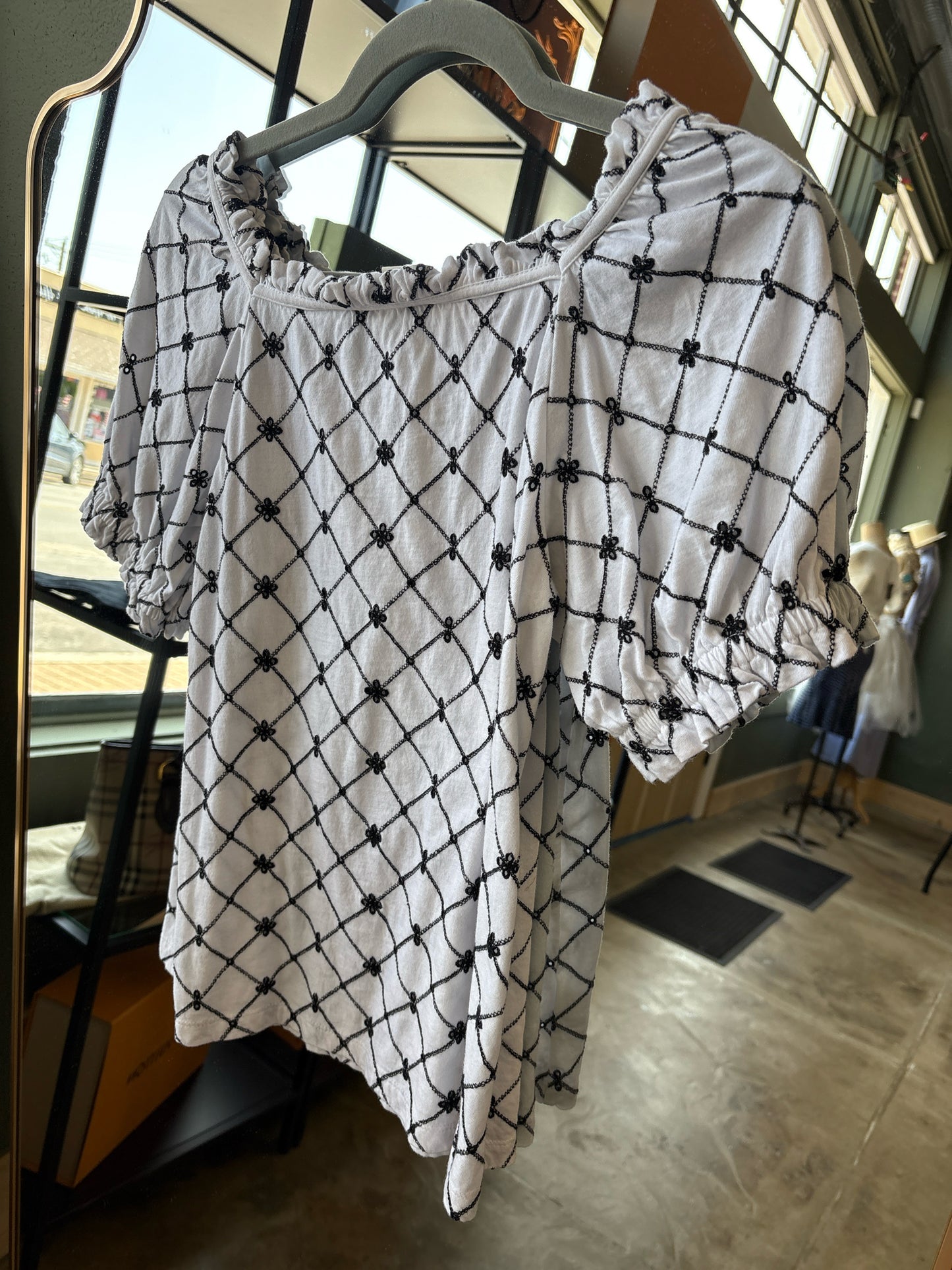 LOFT Size XS White + Black Top