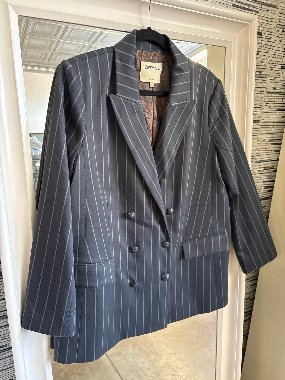 L'AGENCE Size M Gray pin stripe Blazer