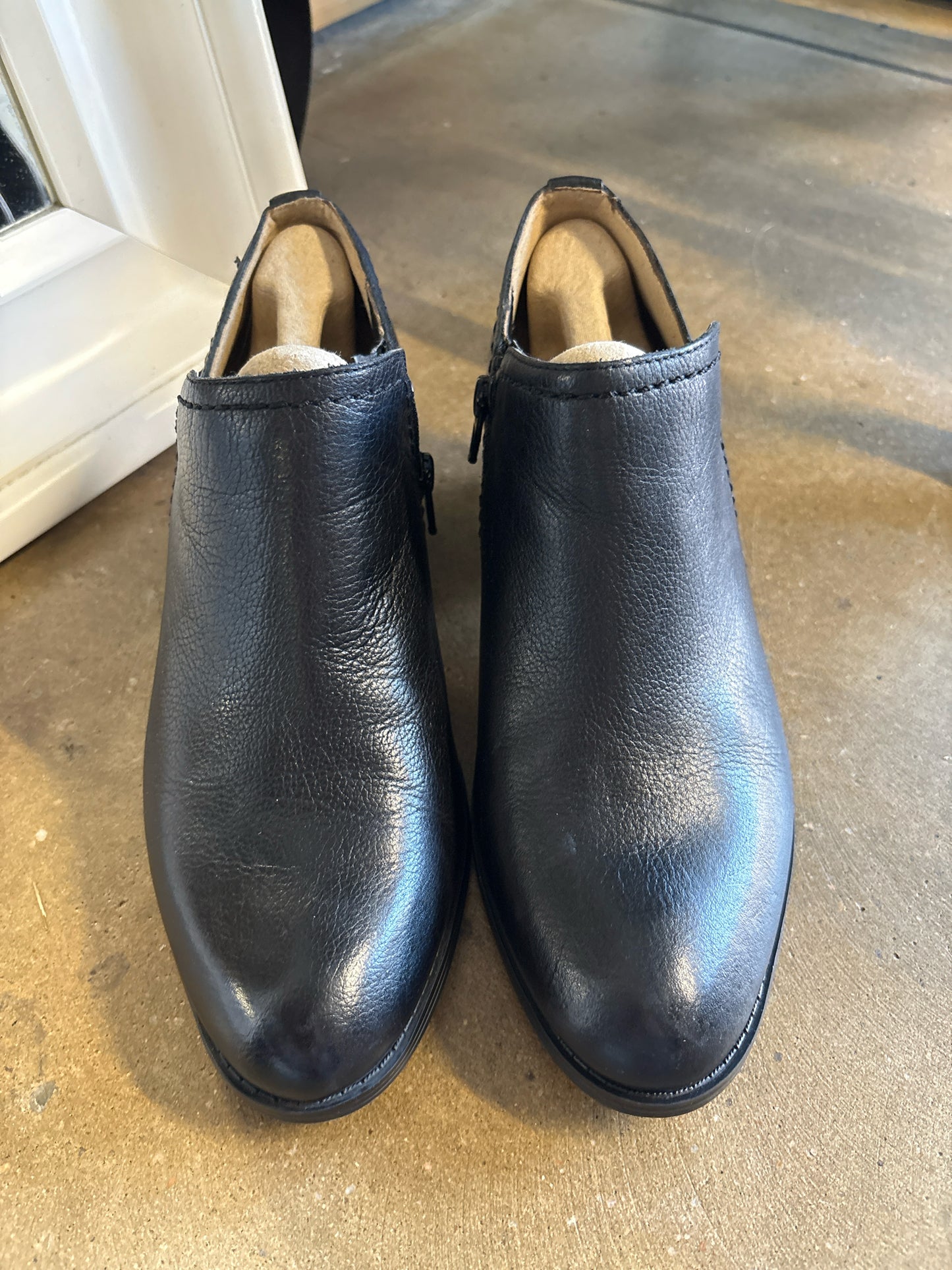 Naturalizer Shoe Size 7.5 Black bootie Boots