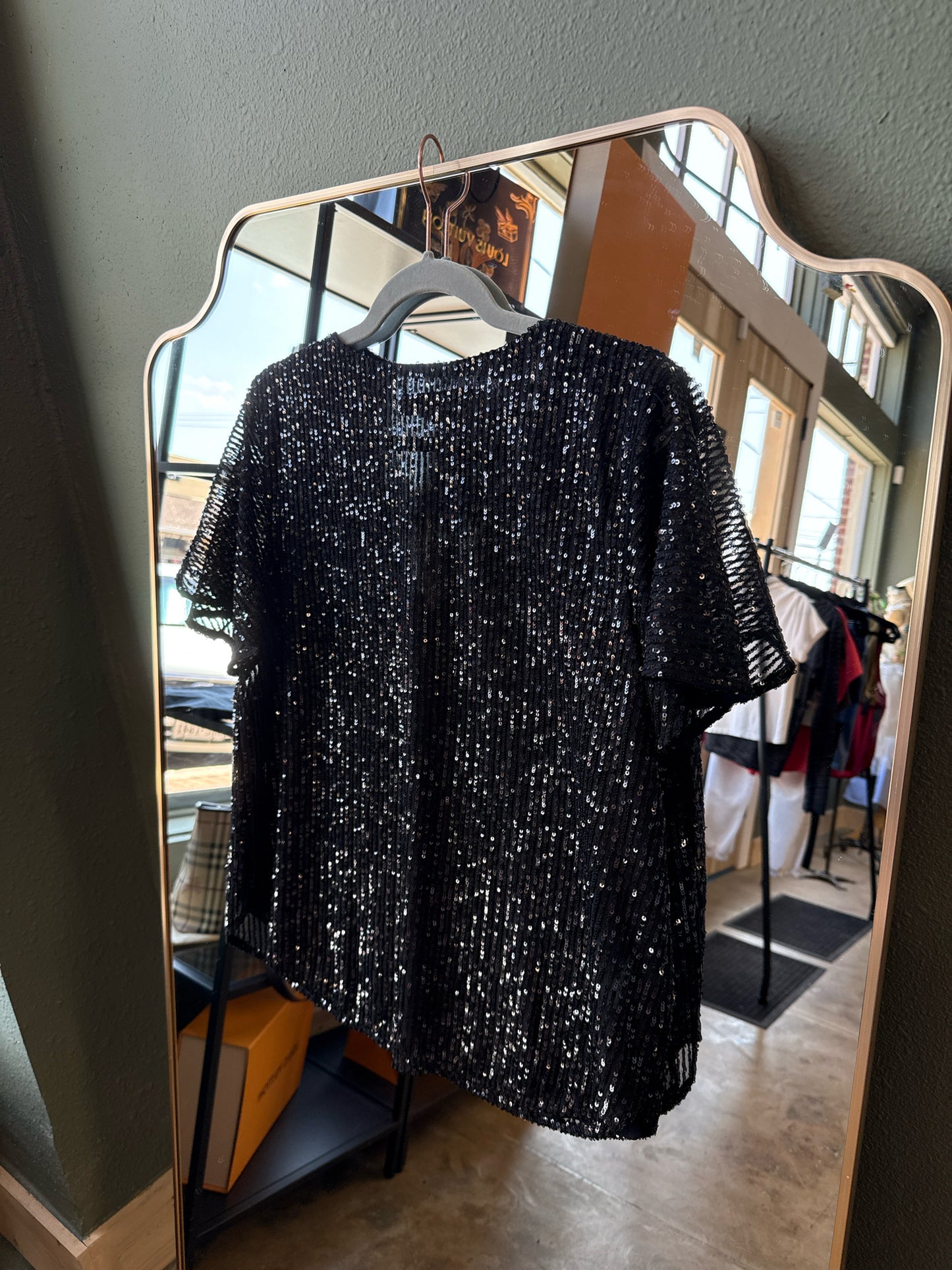 LOFT Size M Black Top
