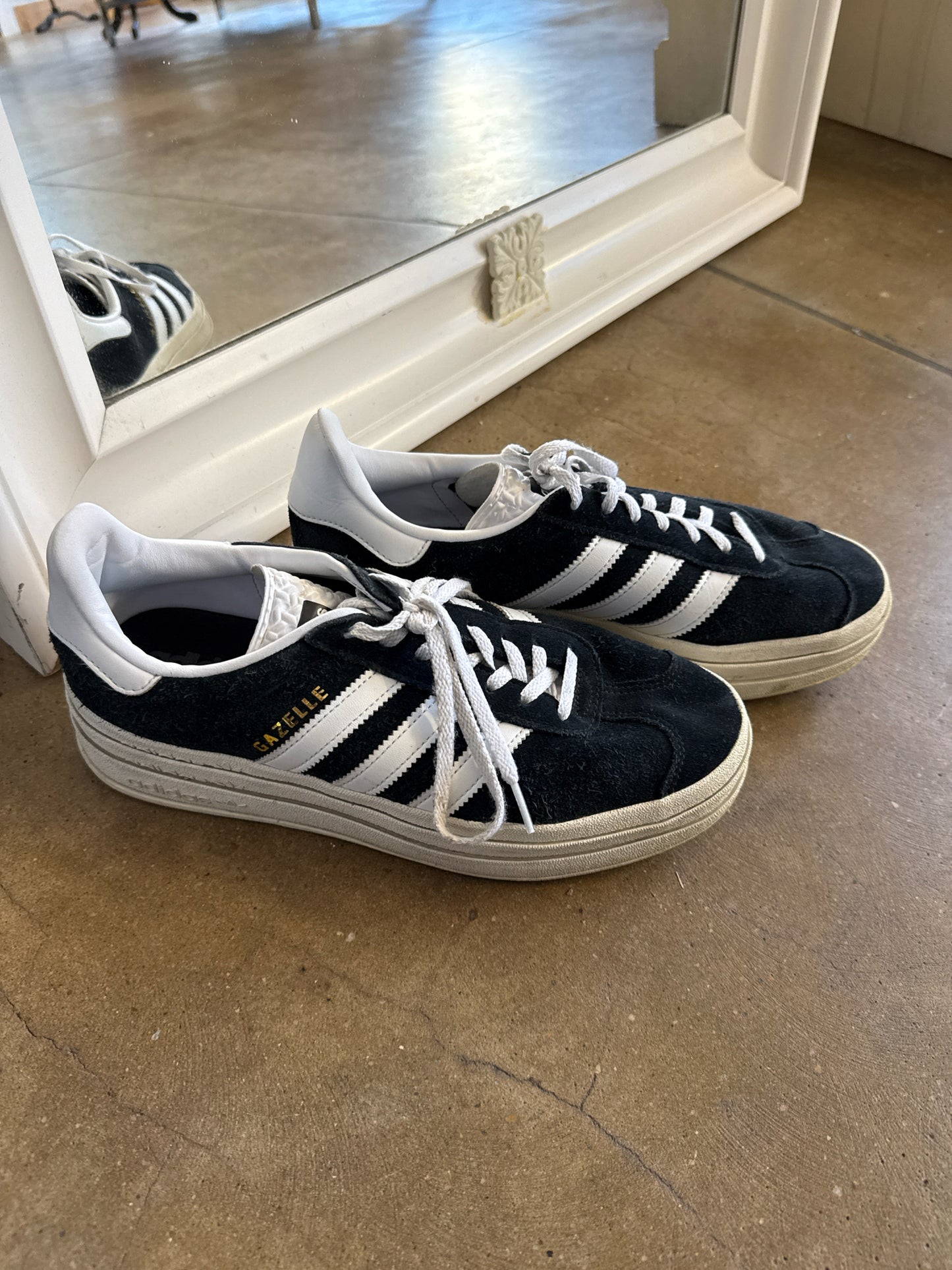 Adidas Shoe Size 9 Black/White Sneakers