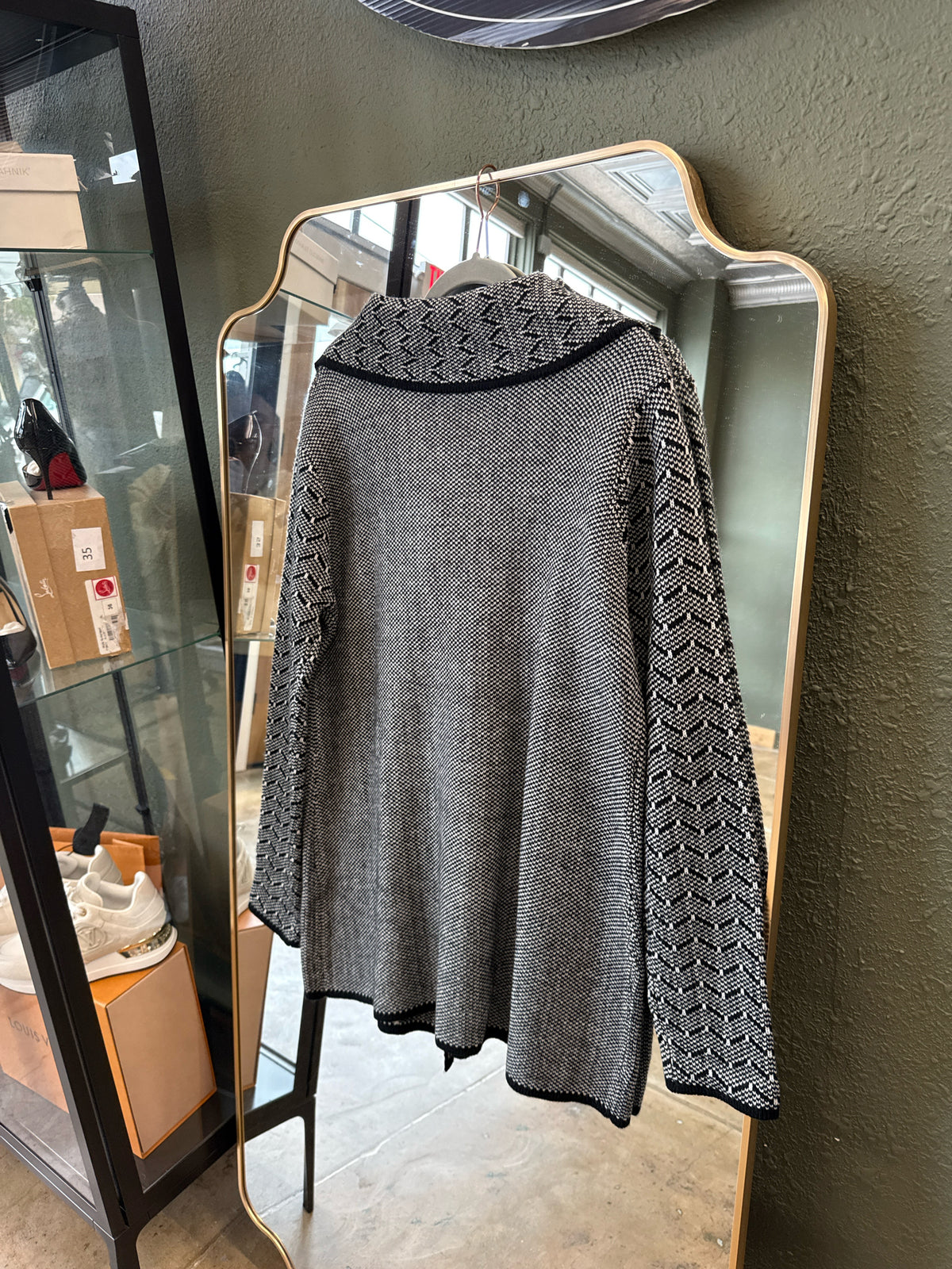 sioni Size L B&W Coat