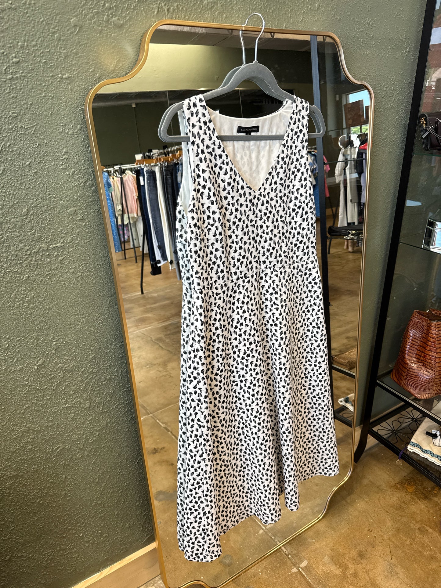 Banana Republic Size 8 Black/White Dress