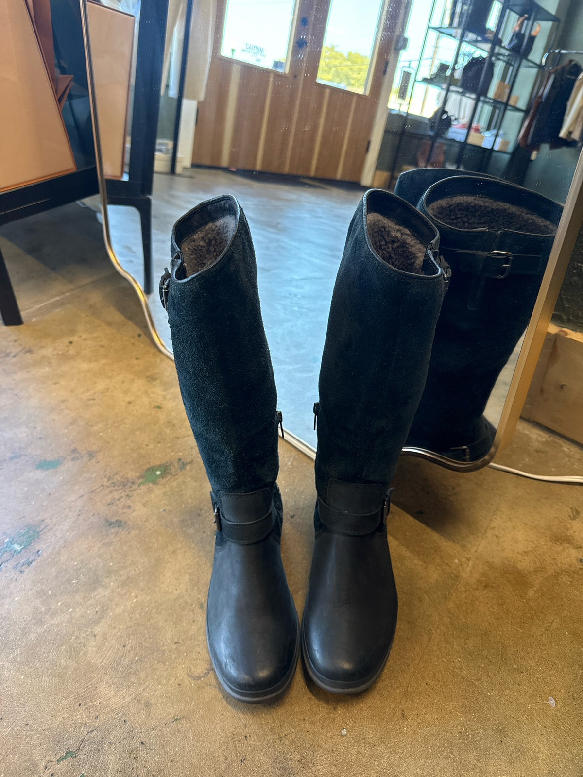 Ugg Shoe Size 6 Black Boots
