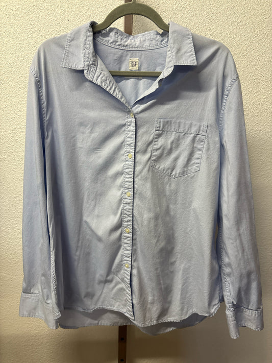 GAP Size XL Light Blue button down Top