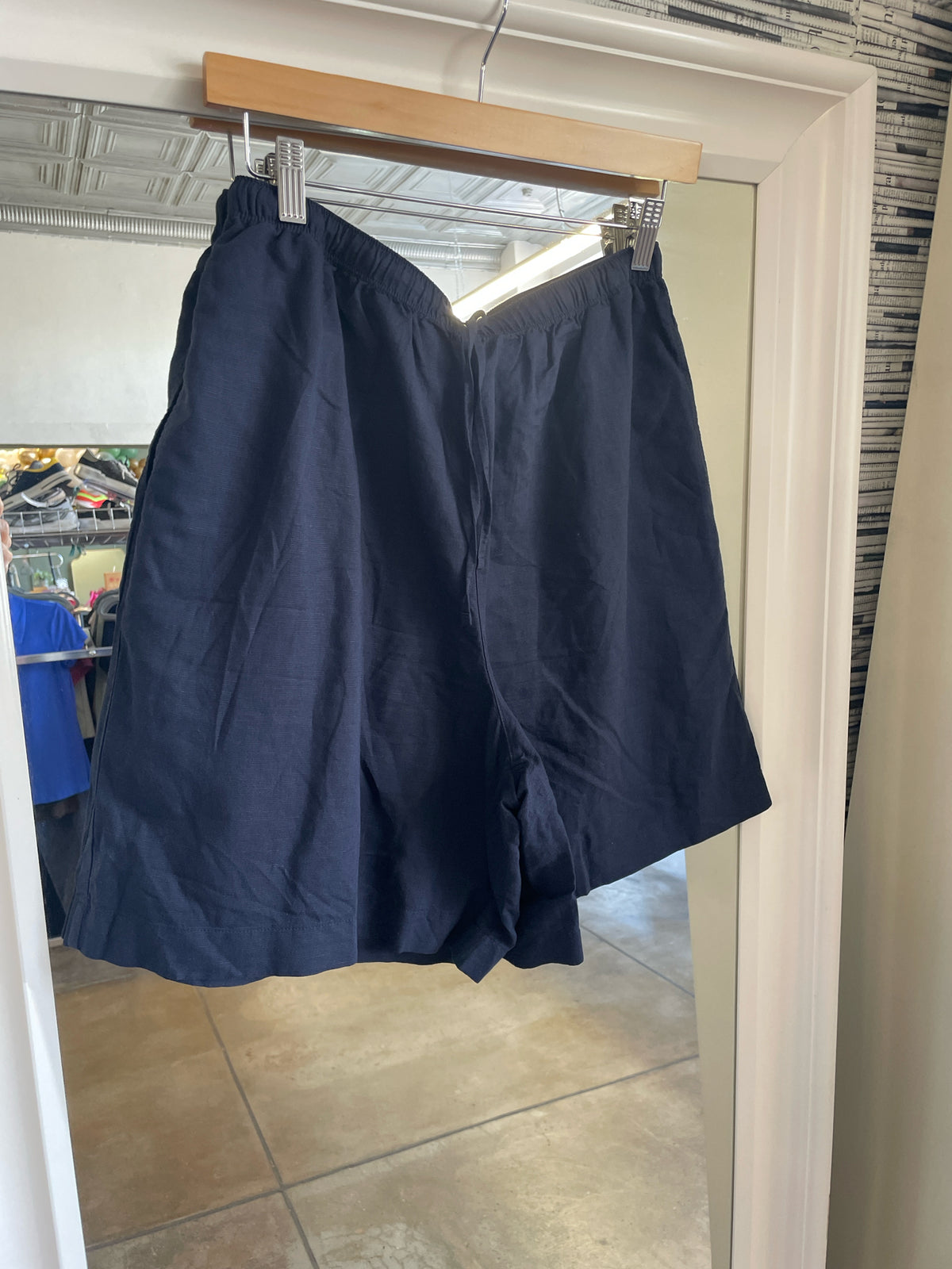 uni qlo Size M Navy Shorts