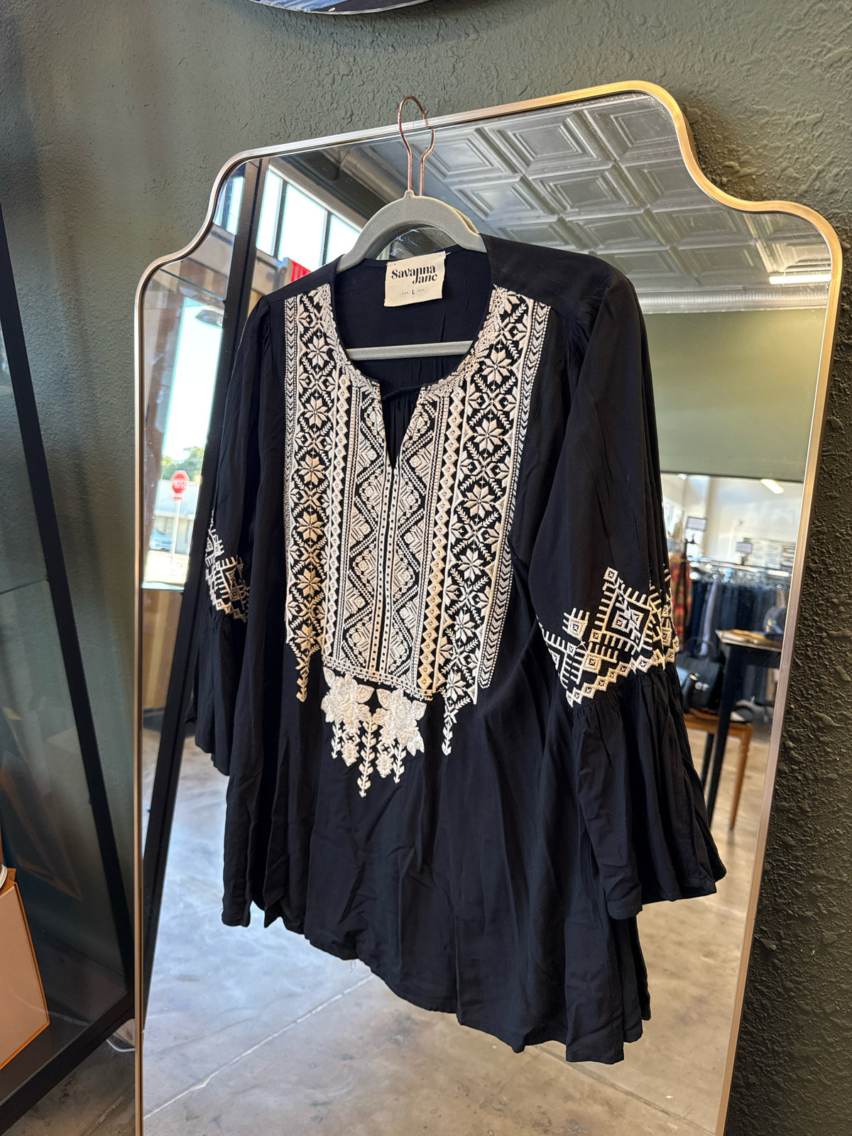 Savanna Jane Size L Black Top