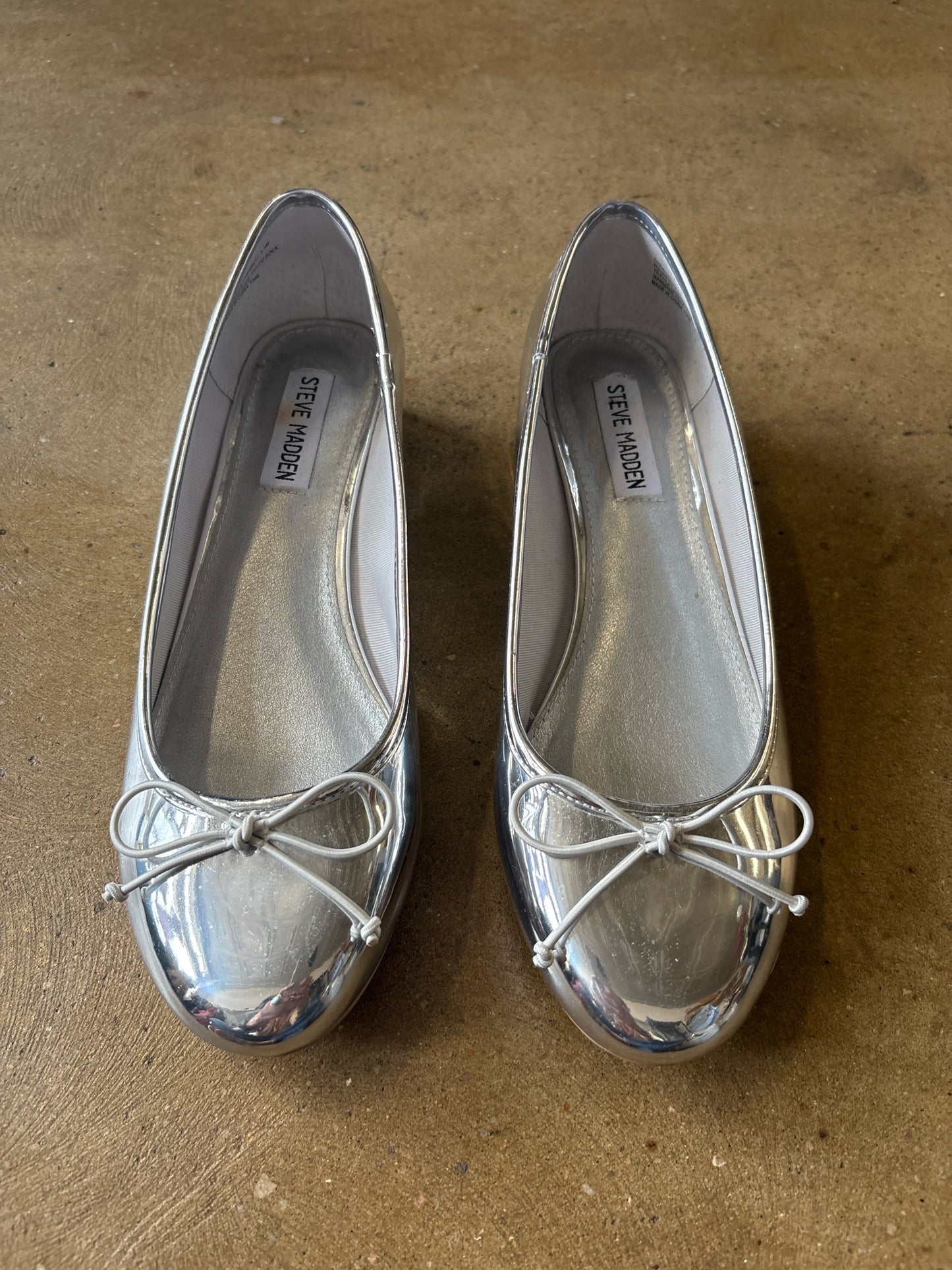 Steve Madden Shoe Size 9.5 Silver ballet Misc