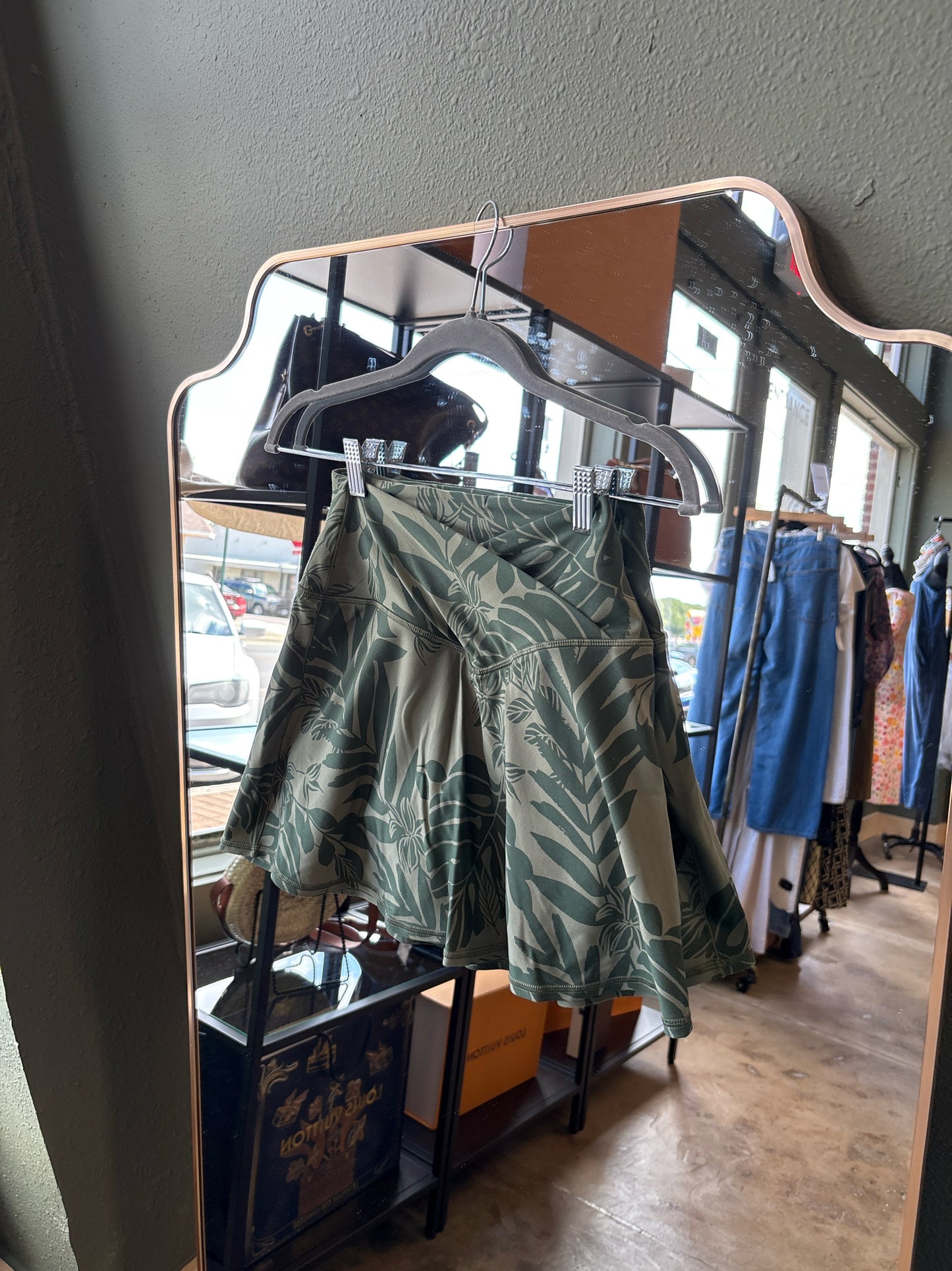 Offline by Aerie Size M Green Floral Skort