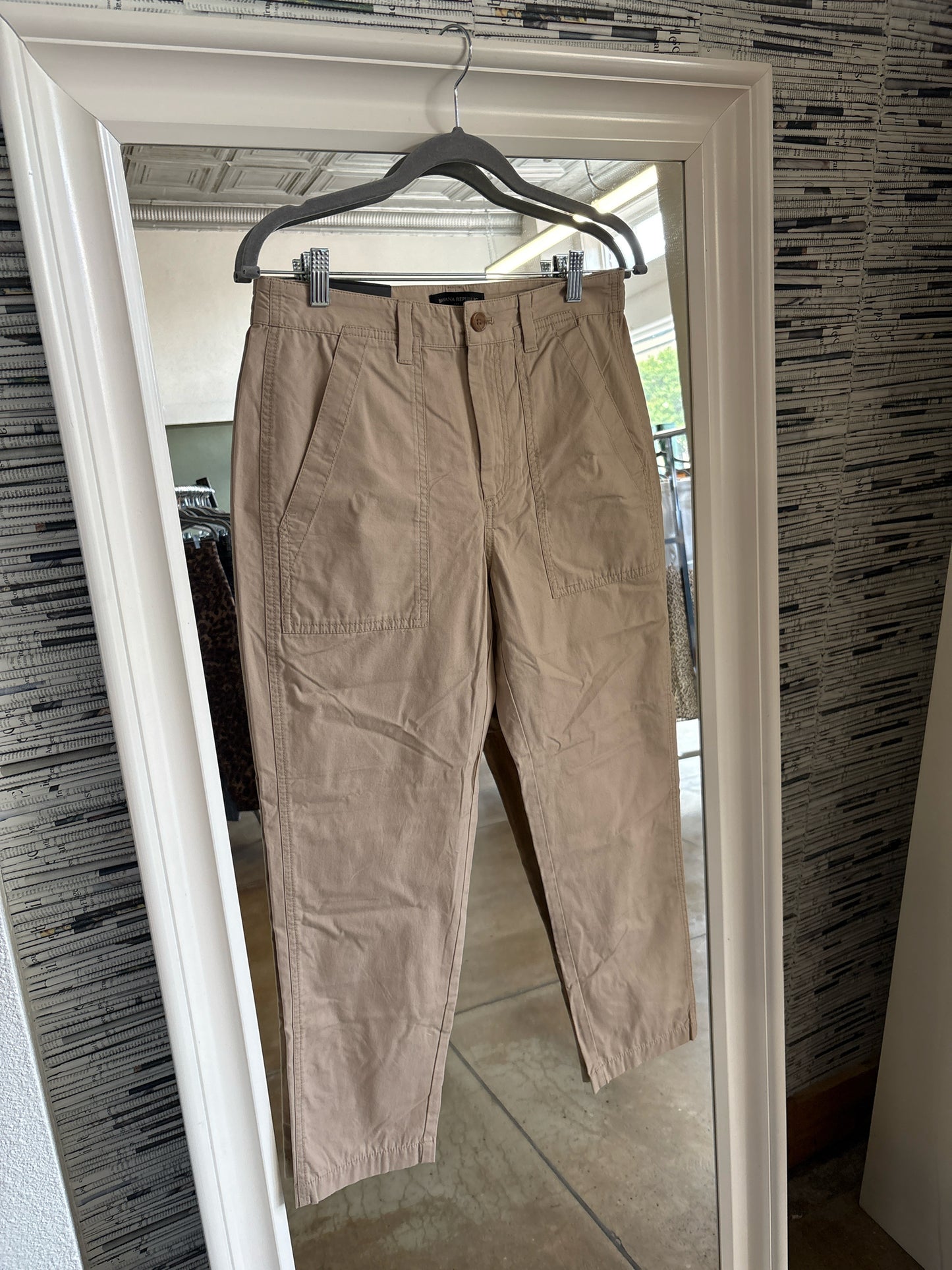 Banana Republic Size 4 Tan Pants