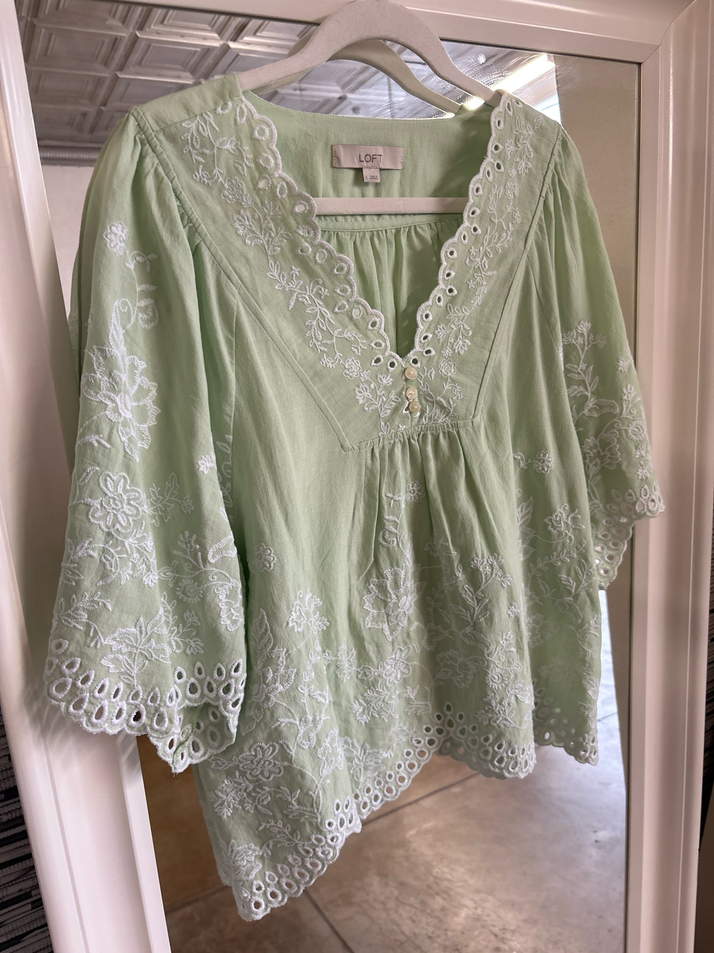 LOFT Size L Green Top