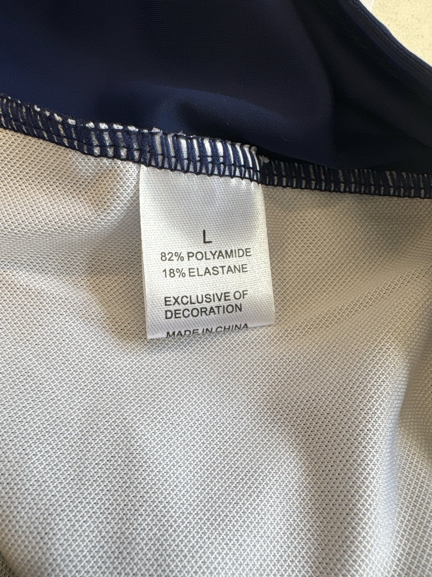 Size L Navy Swimwear