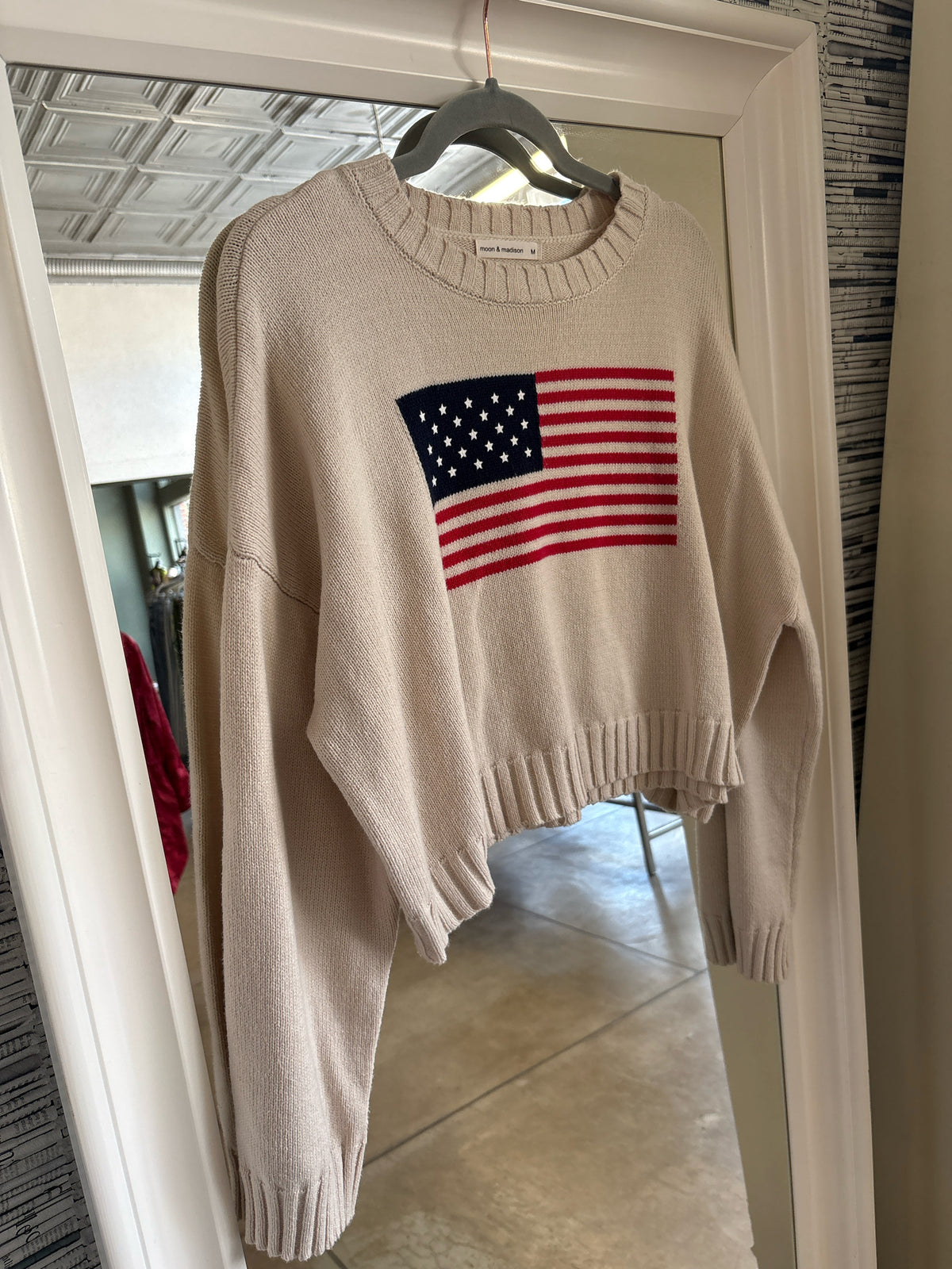 Moon & Madison Size M off white Sweater