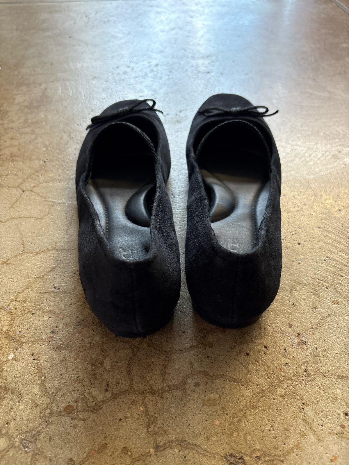 Born Shoe Size 8M Black Flats